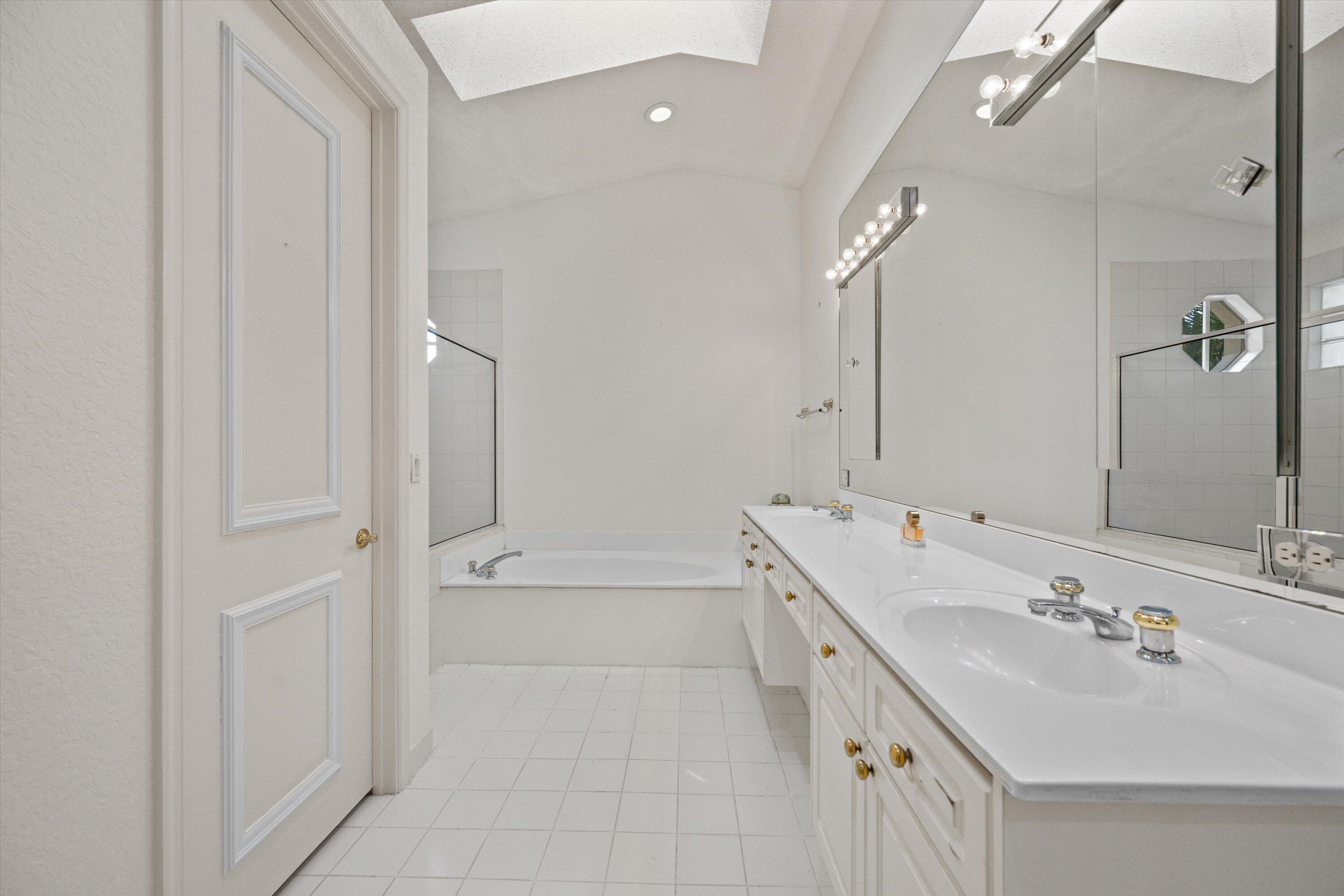 4362 Kensington Park Way Property Photo 20