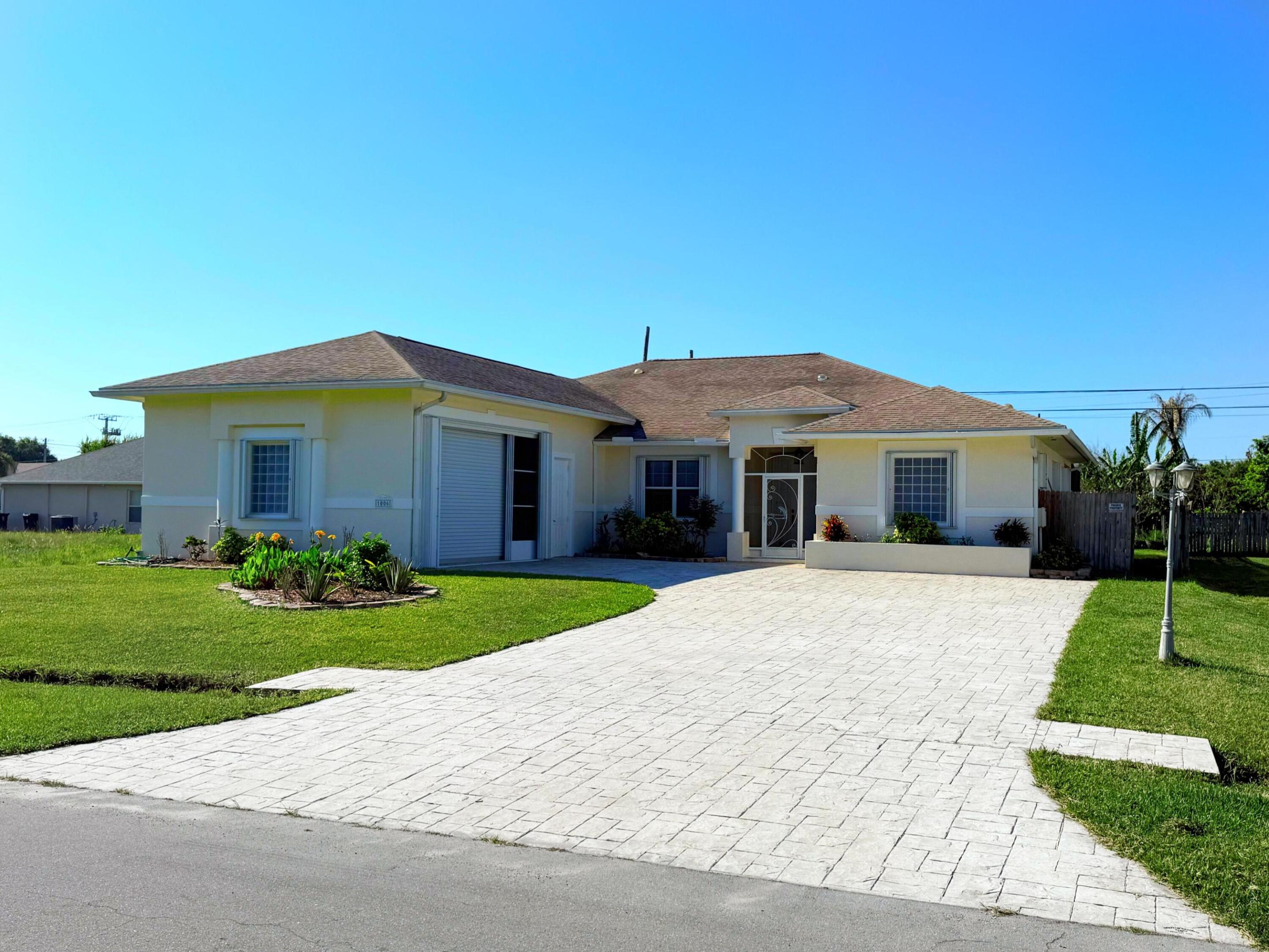 1006 SW Majorca Avenue Property Photo 1
