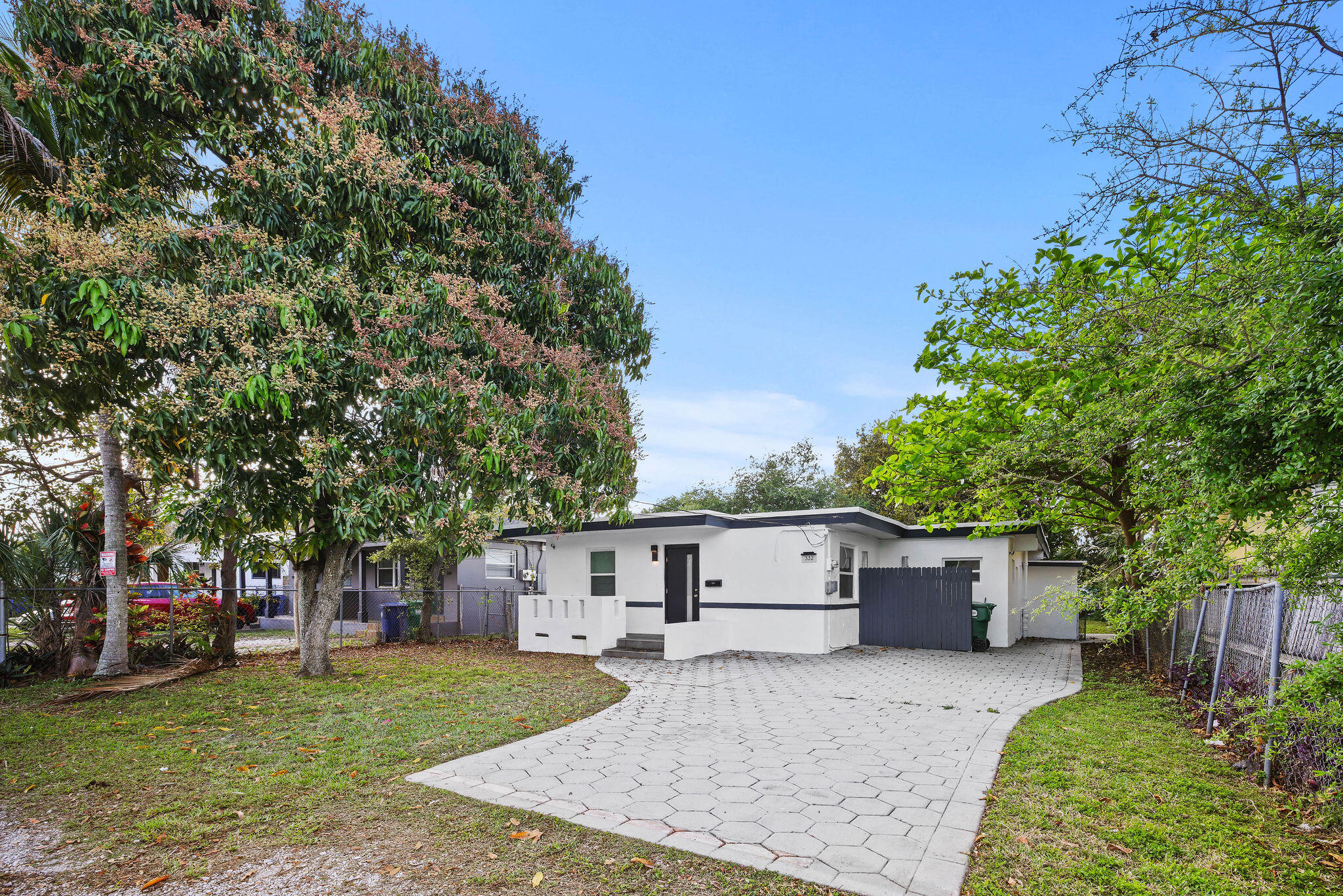 332 Nw 97th Street Property Photo 2