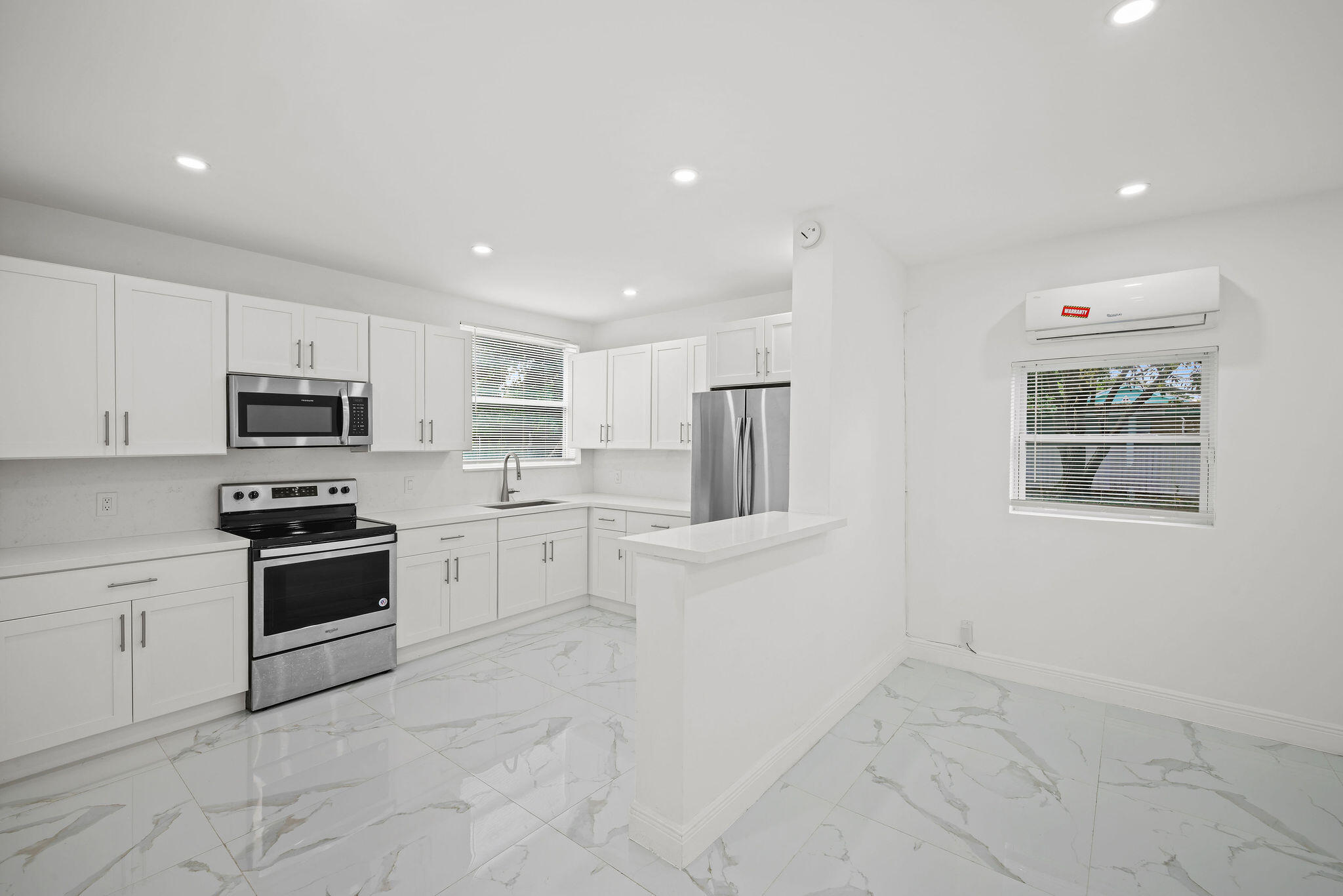 332 Nw 97th Street Property Photo 4