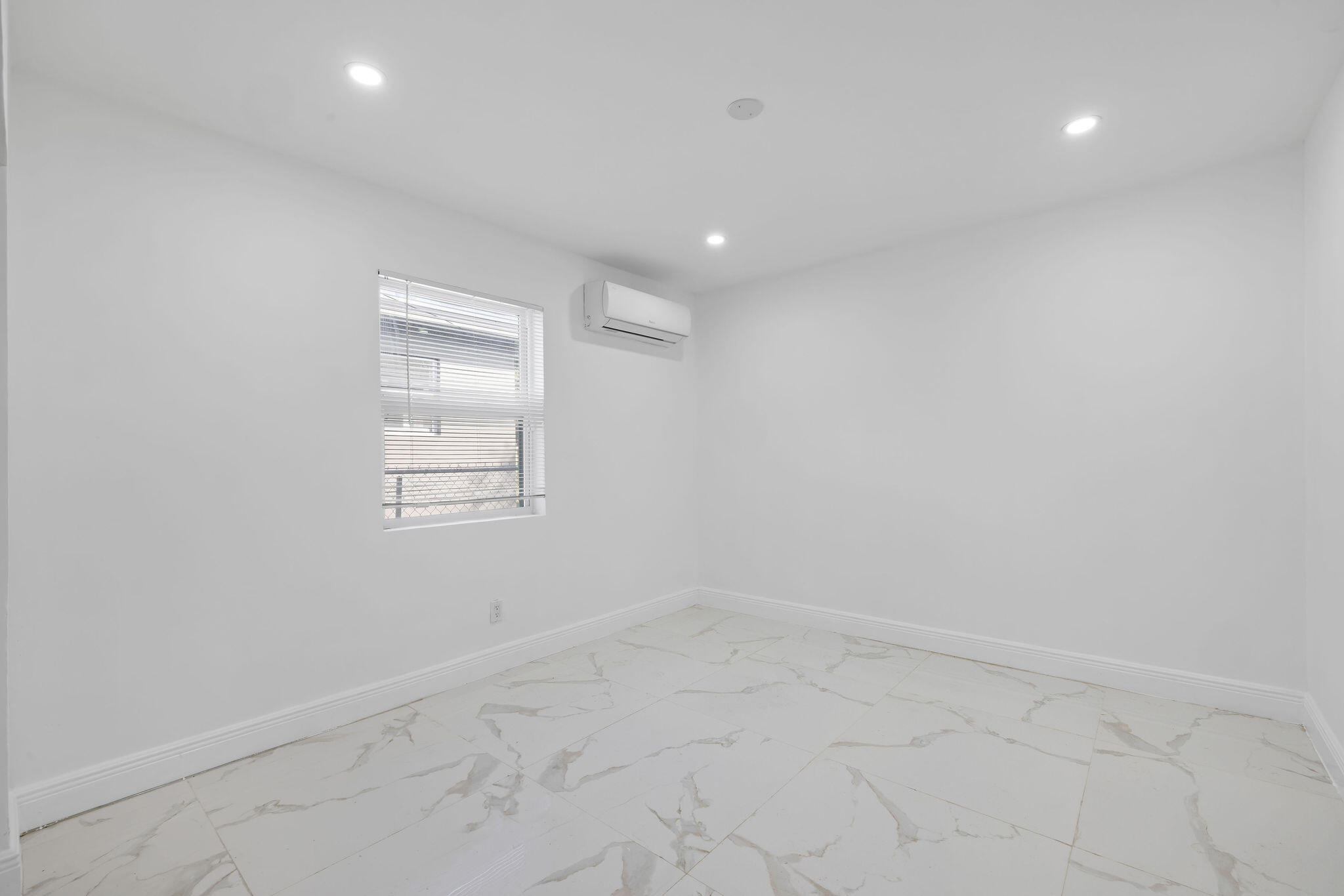 332 Nw 97th Street Property Photo 17