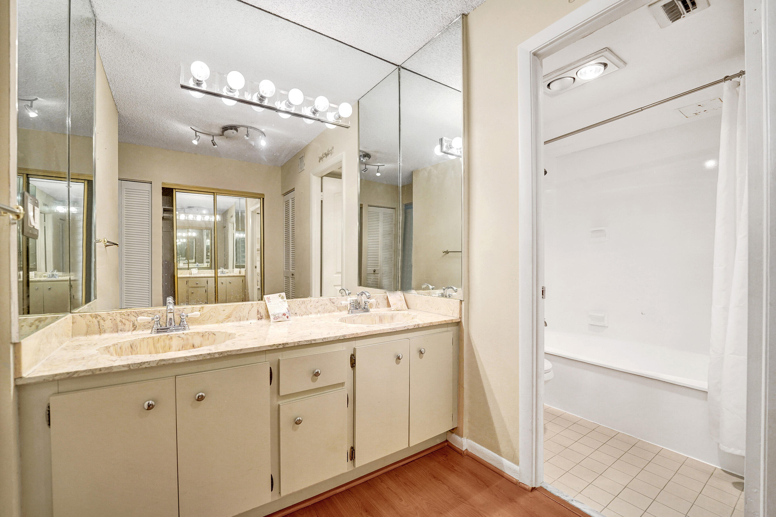 2802 N 46th Avenue B620 Property Photo 41