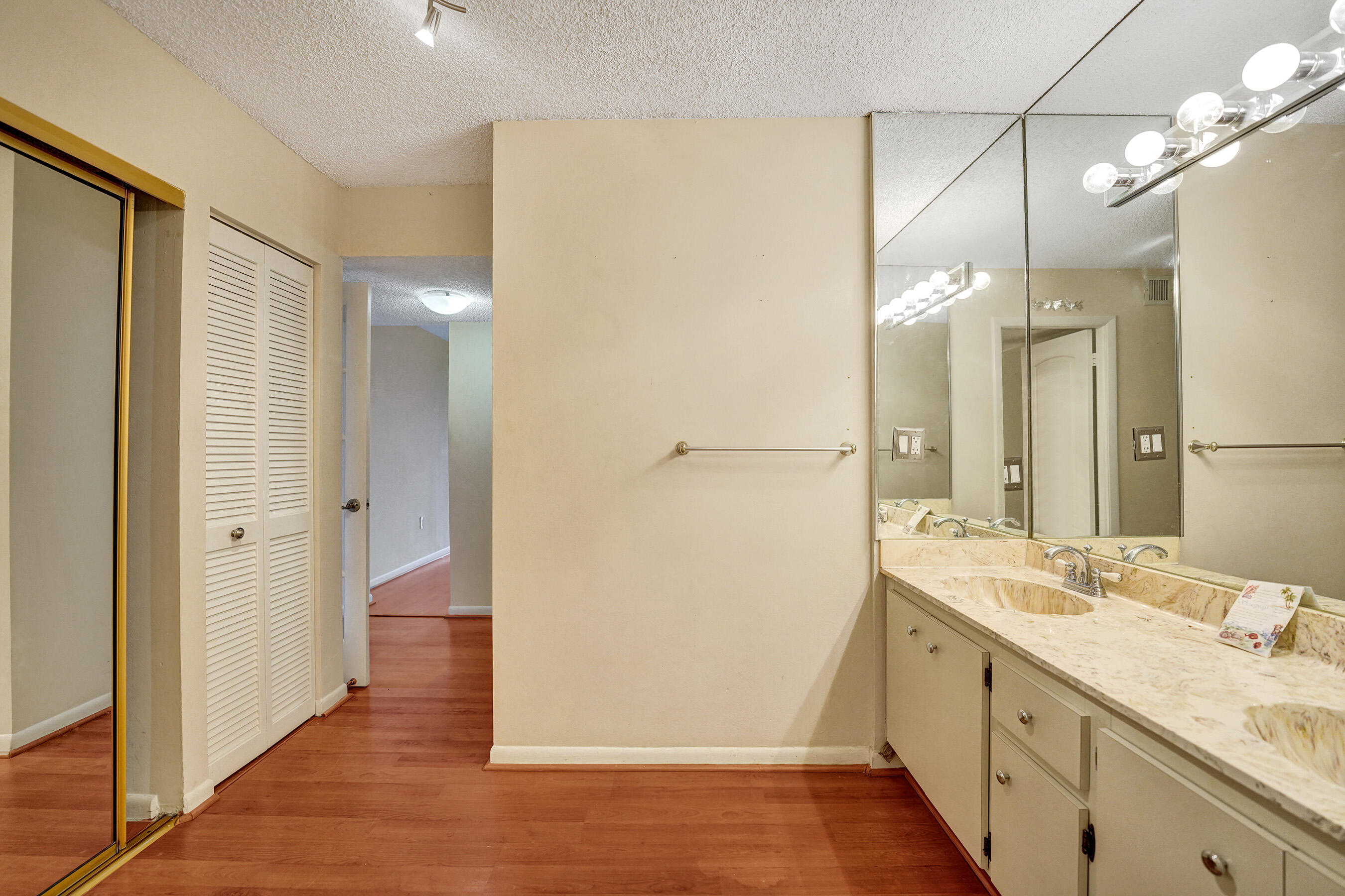 2802 N 46th Avenue B620 Property Photo 42