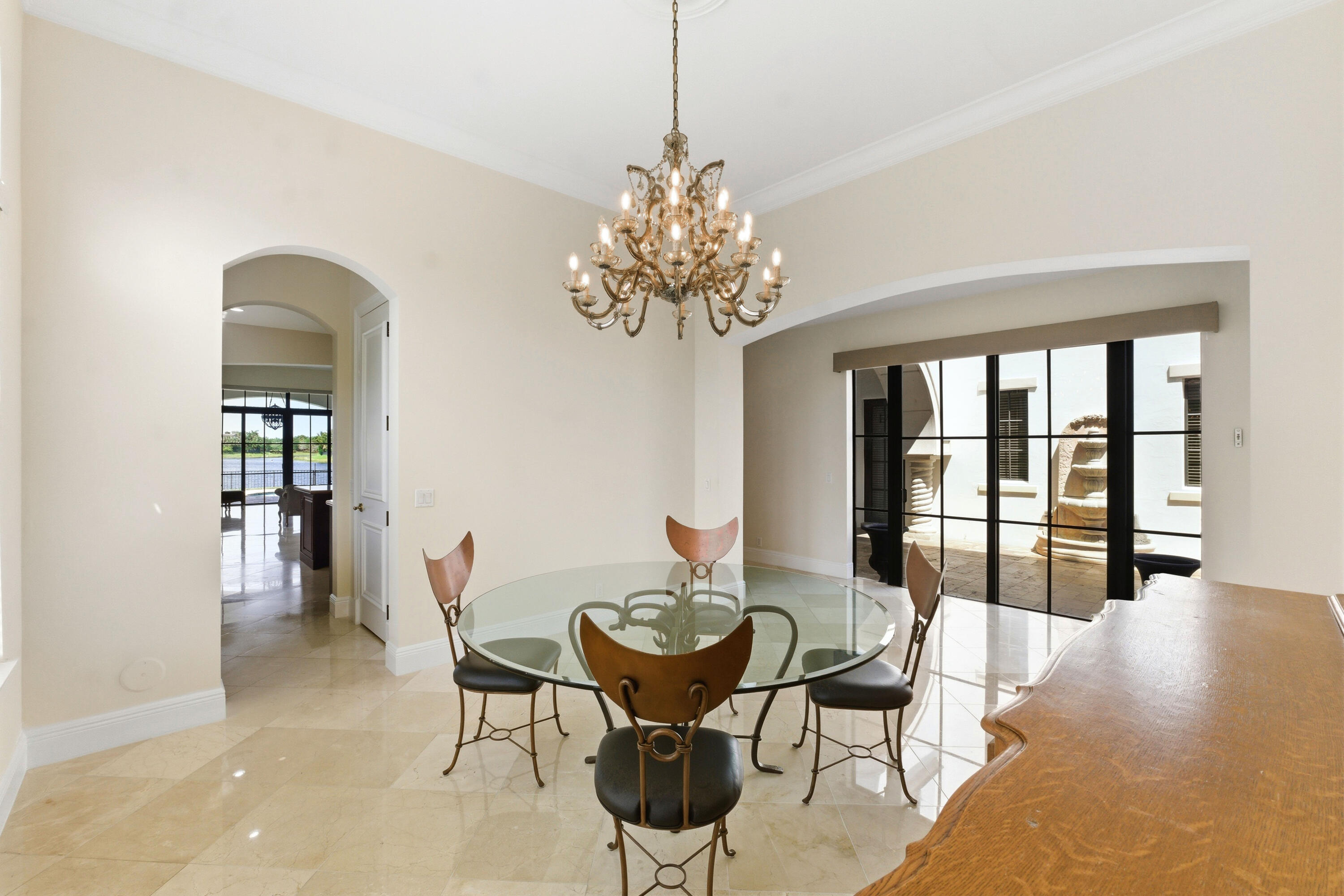 8289 Emerald Avenue Property Photo 10