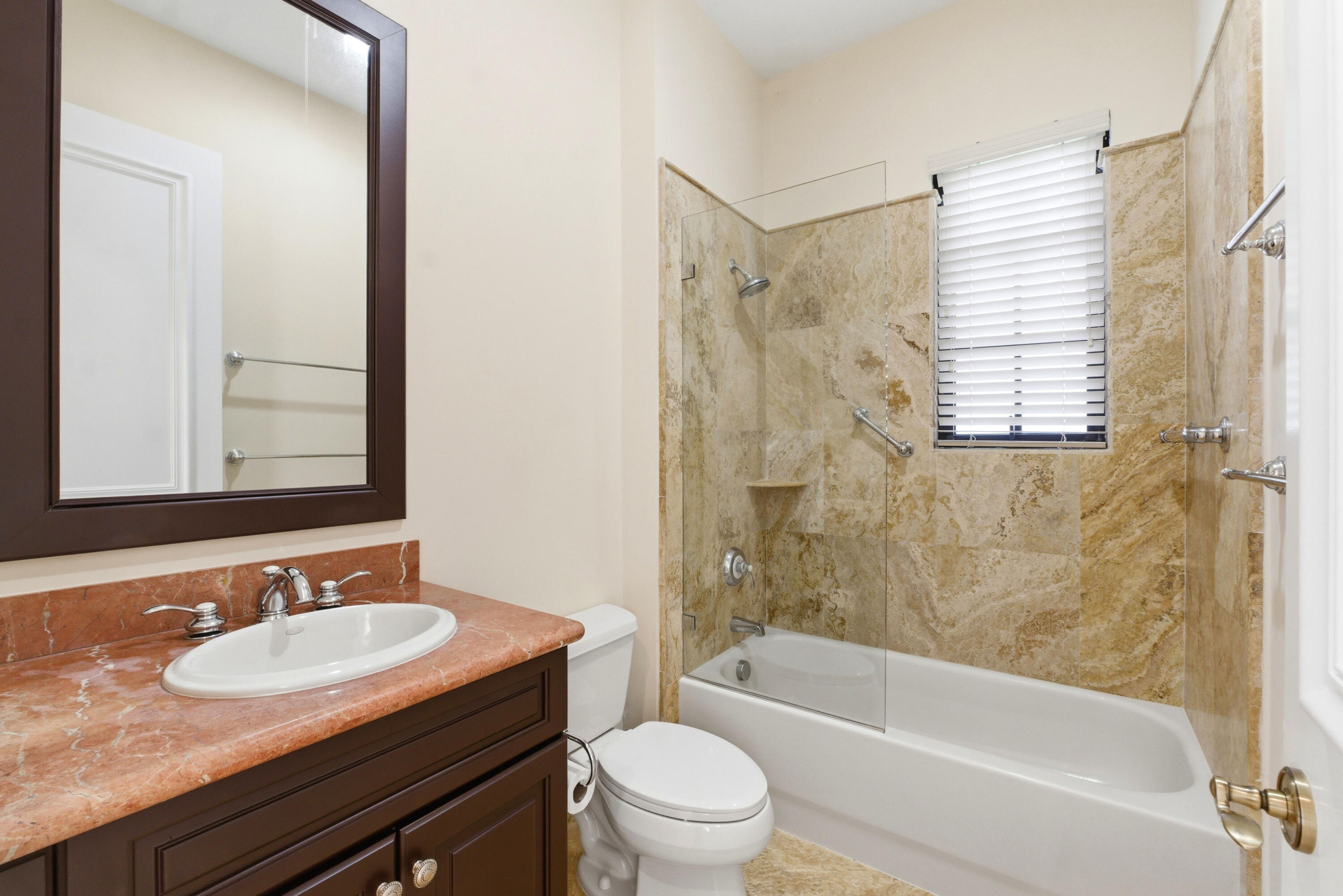 8289 Emerald Avenue Property Photo 17