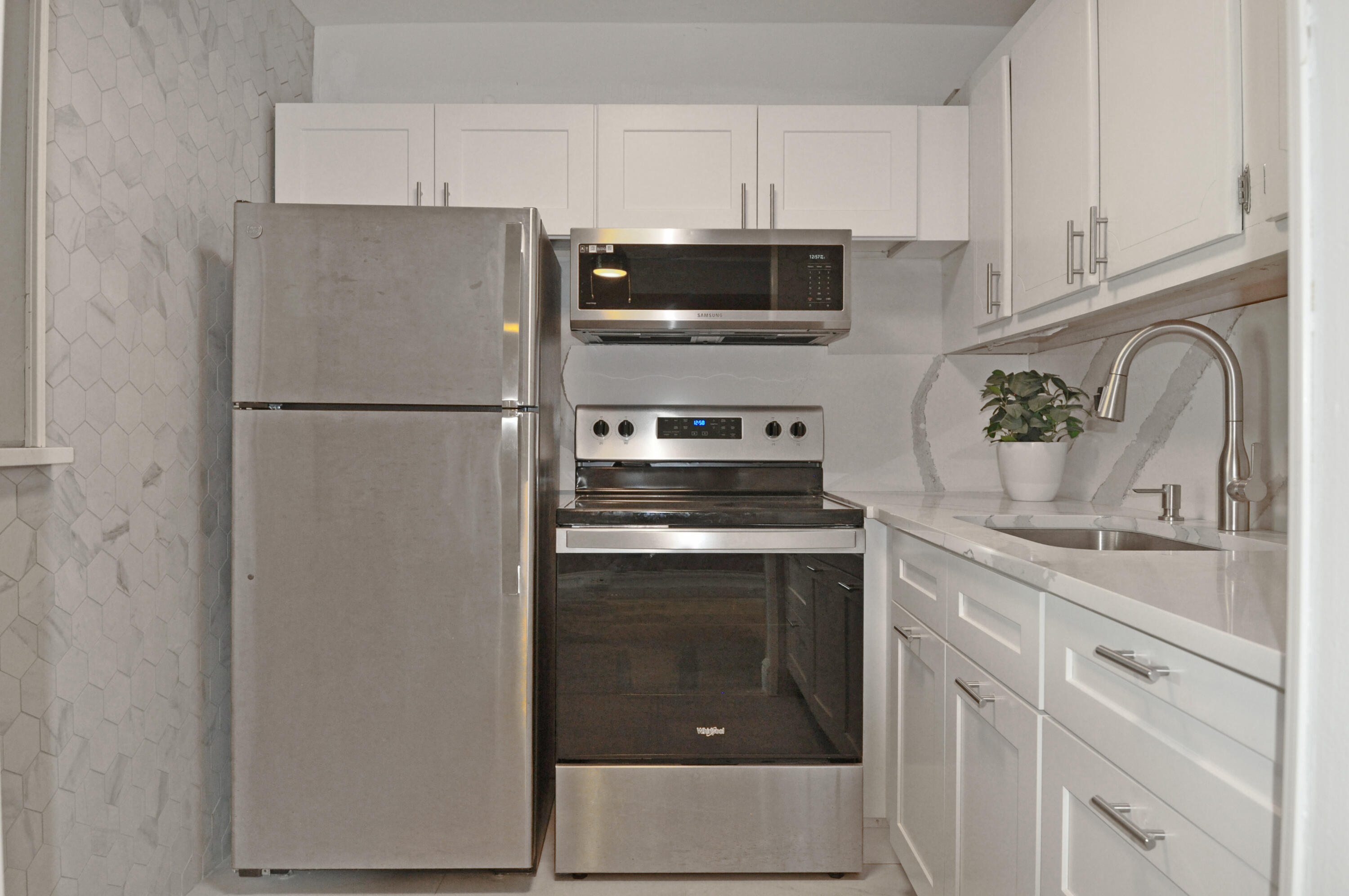 238 Chatham L Property Photo 1