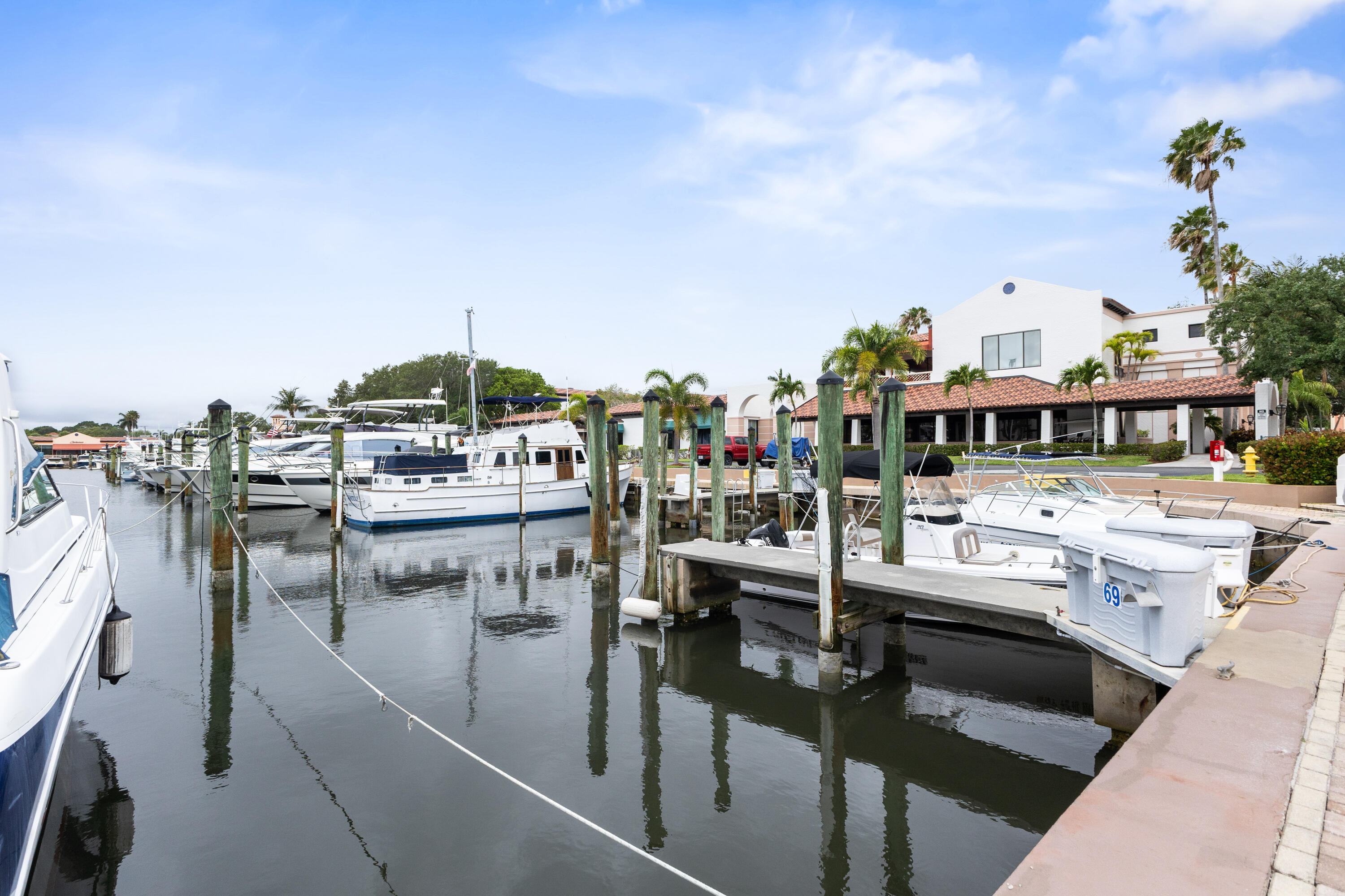 2385 Pga Boulevard Property Photo 4