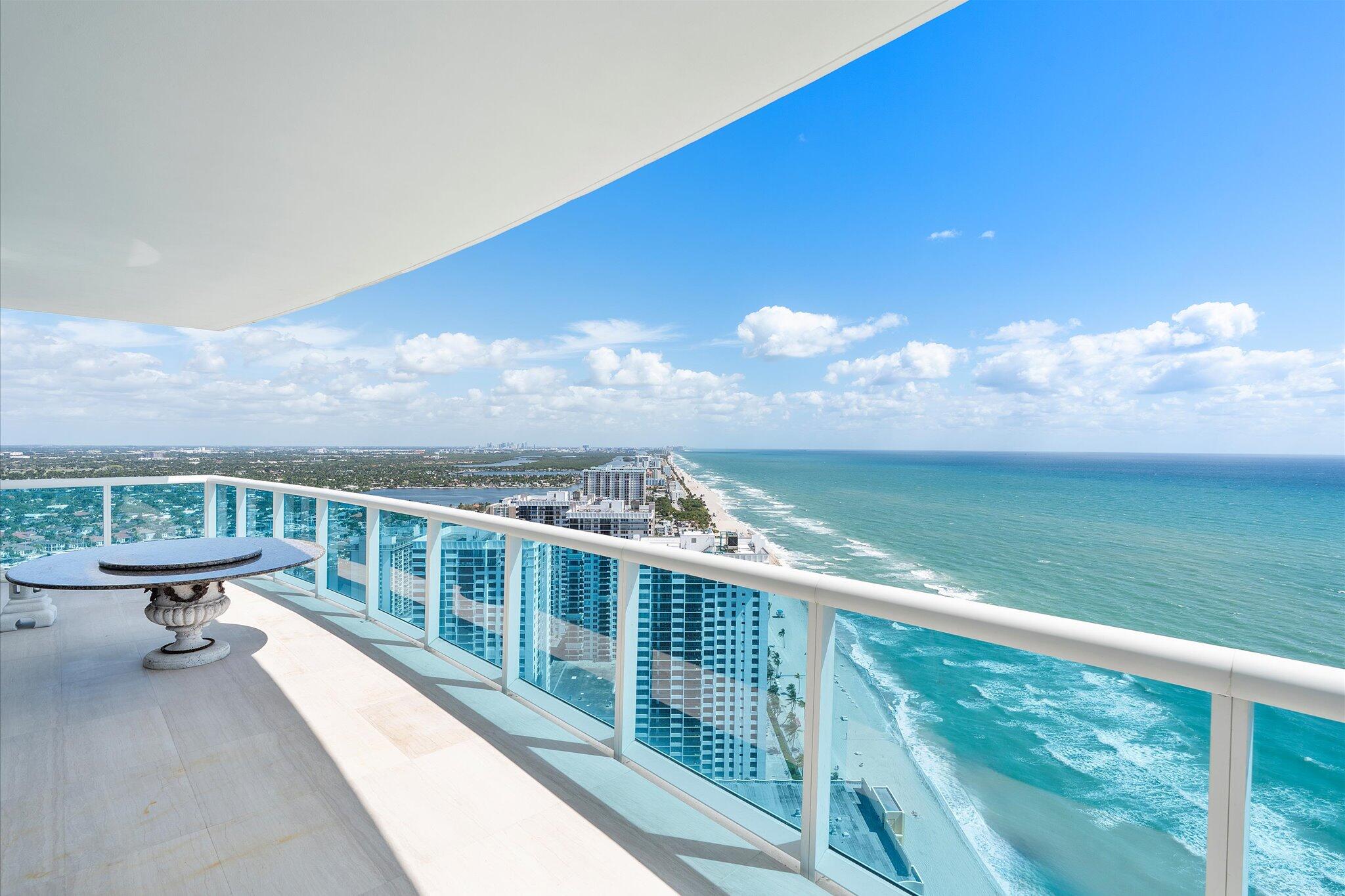 2711 S Ocean Drive 3602 Property Photo 2