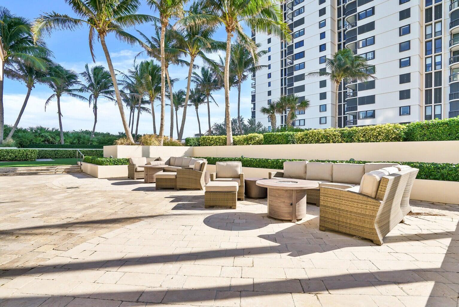 5380 N Ocean Drive 18j Property Photo 4