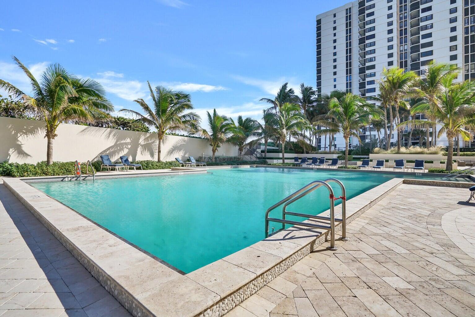 5380 N Ocean Drive 18j Property Photo 5