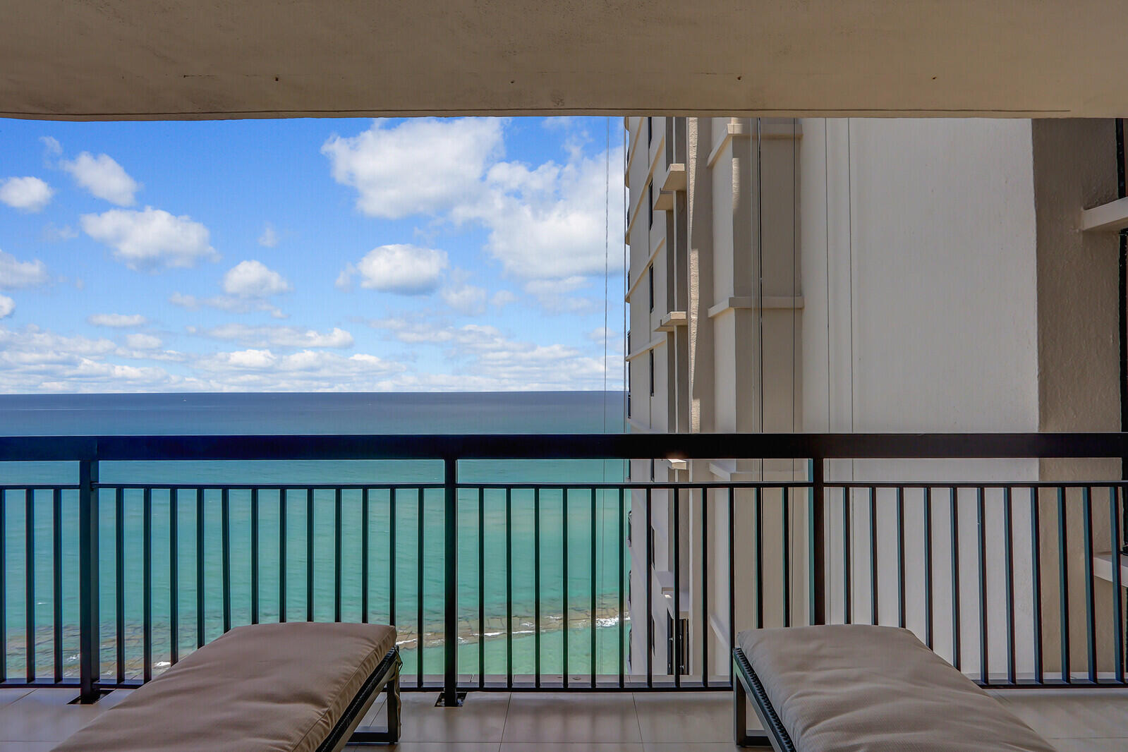 5380 N Ocean Drive 18j Property Photo 16
