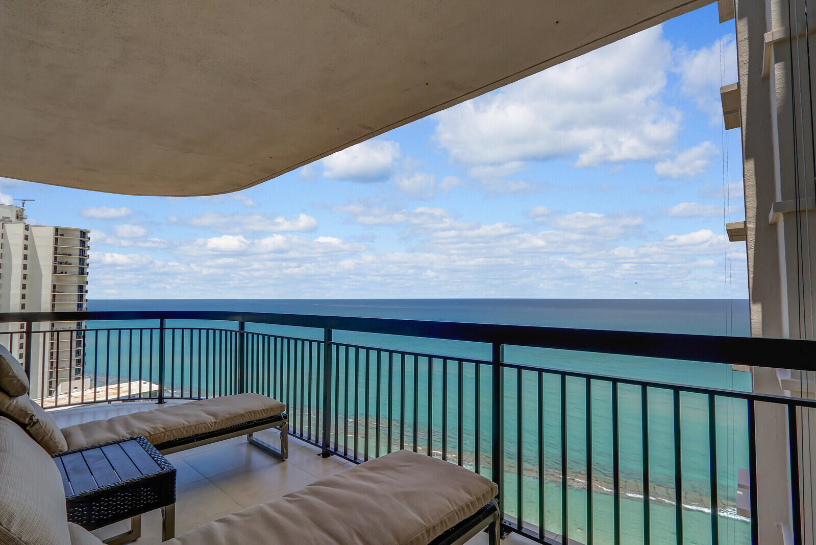 5380 N Ocean Drive 18j Property Photo 17