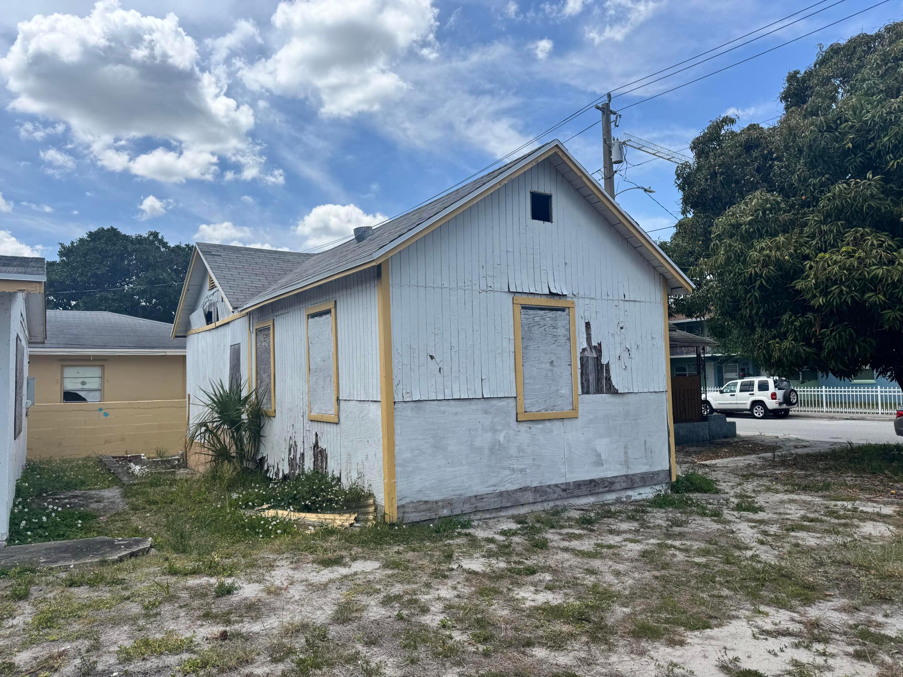 536 22nd Street Property Photo 2