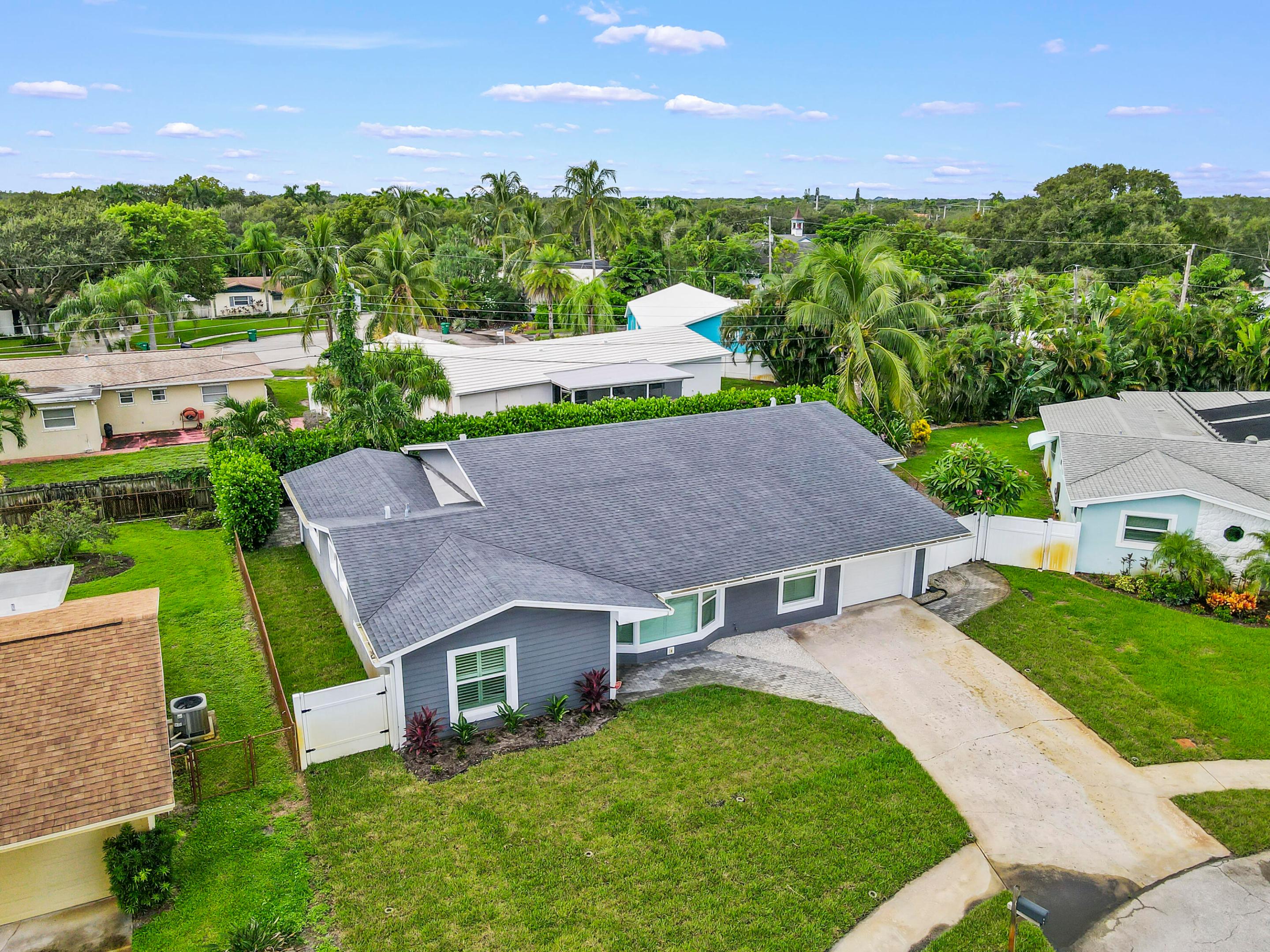 68 Azalea Circle Property Photo 3