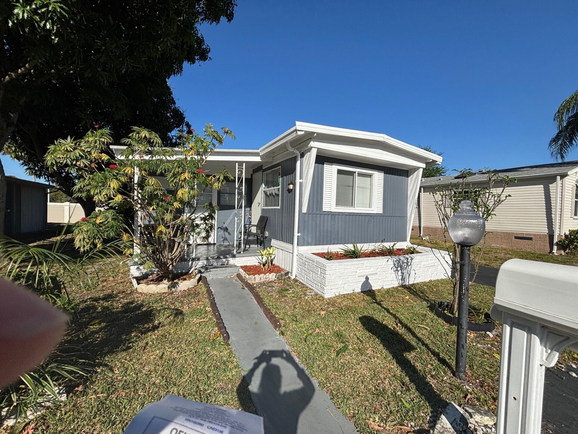6931 Nw 45th Terrace Property Photo 4