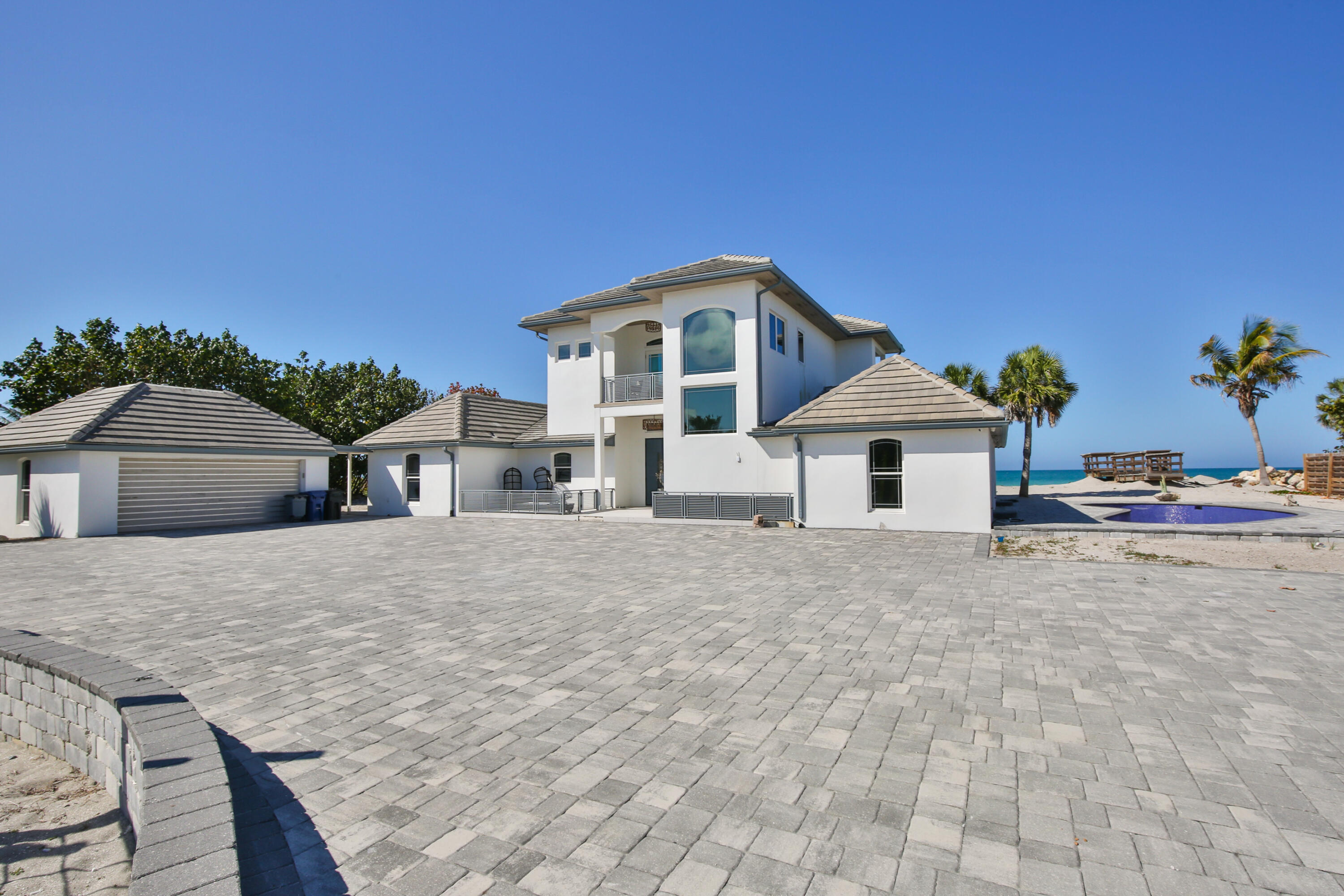 7816 Sanderling Road Property Photo 2