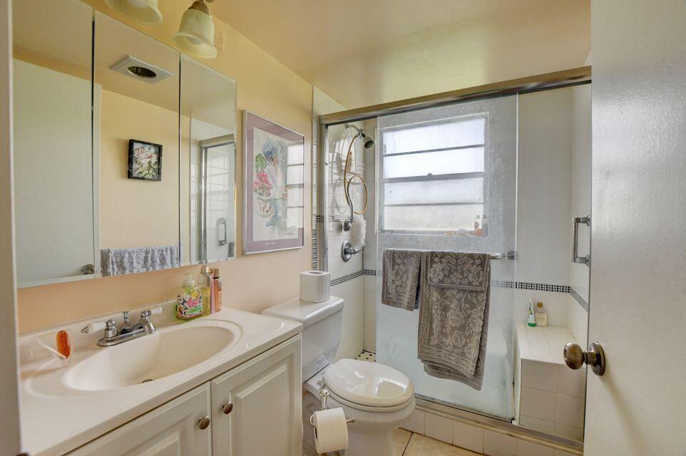 137 Fanshaw D Property Photo 2