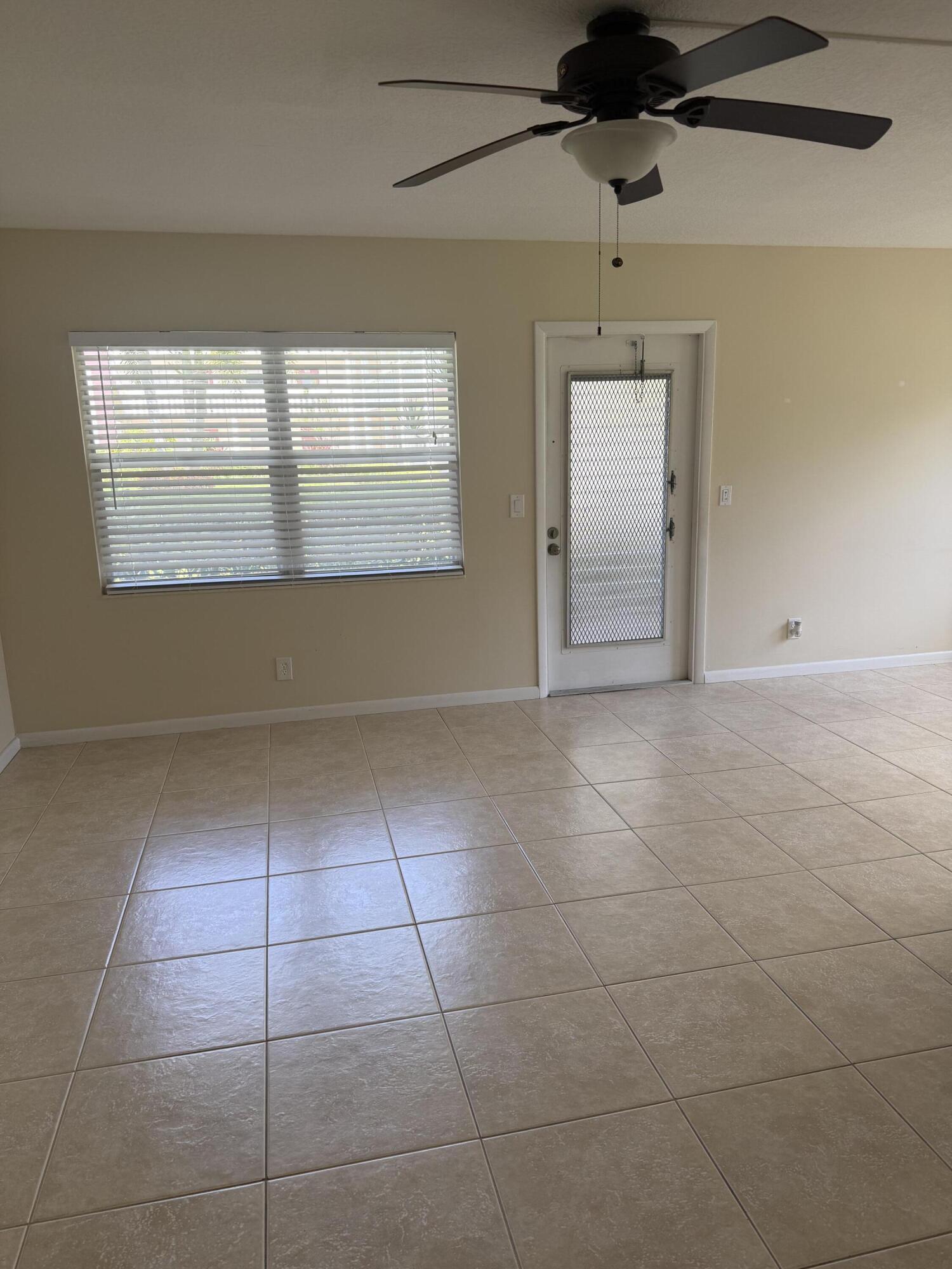 137 Fanshaw D Property Photo 7