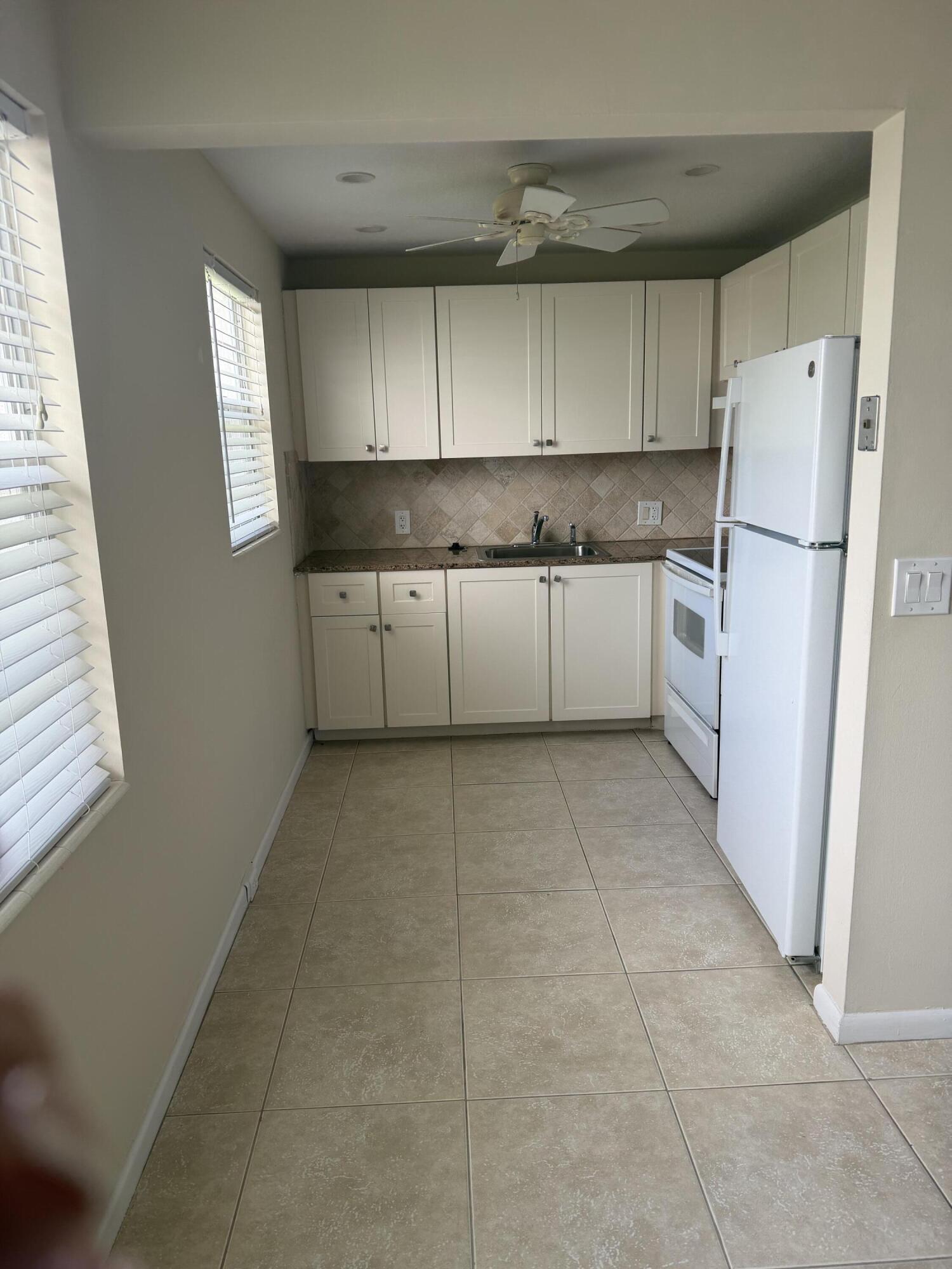 137 Fanshaw D Property Photo 10