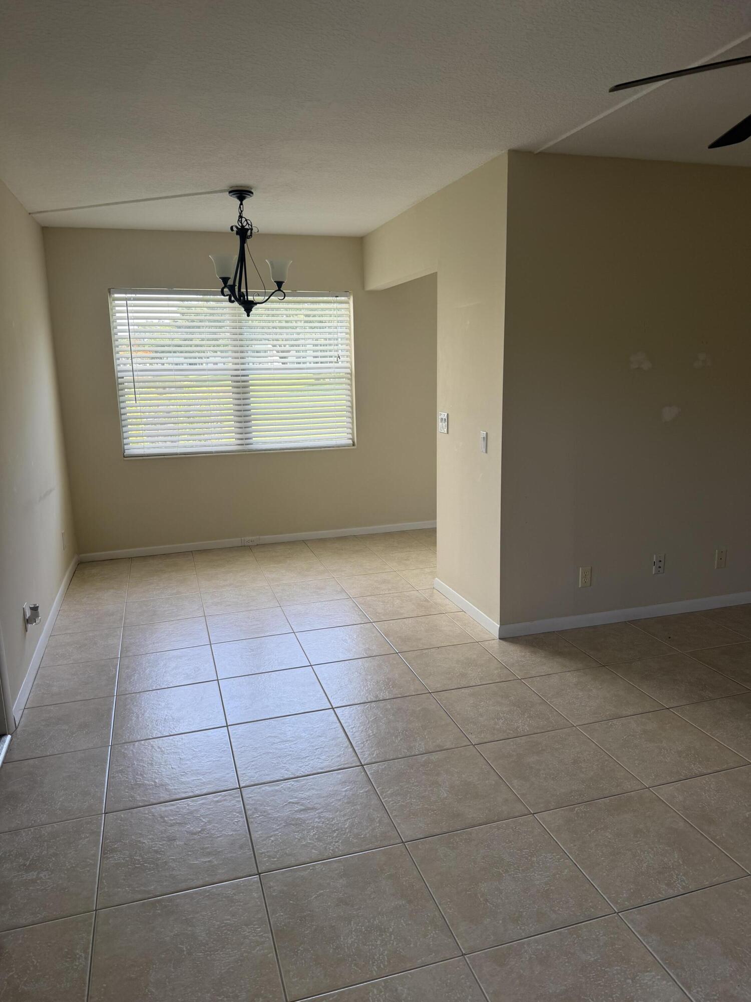 137 Fanshaw D Property Photo 12