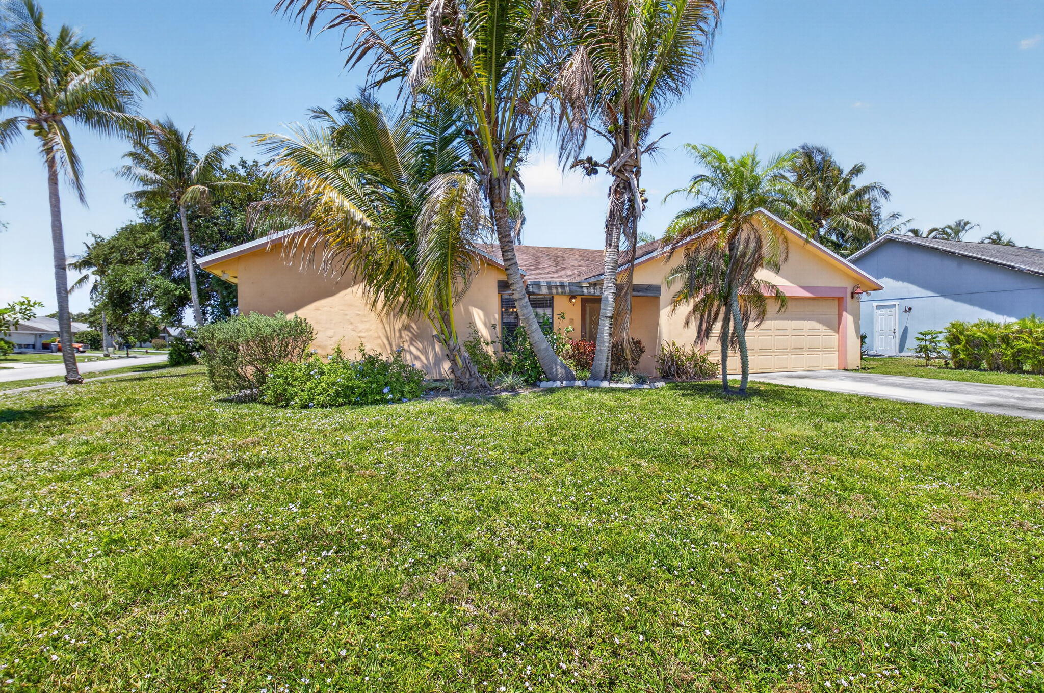 9389 Longmeadow Circle Property Photo 3