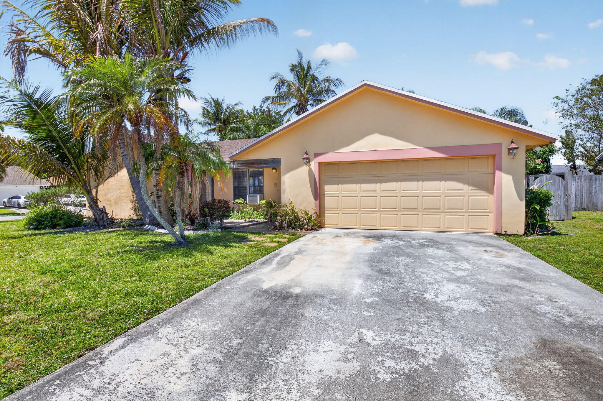 9389 Longmeadow Circle Property Photo 4
