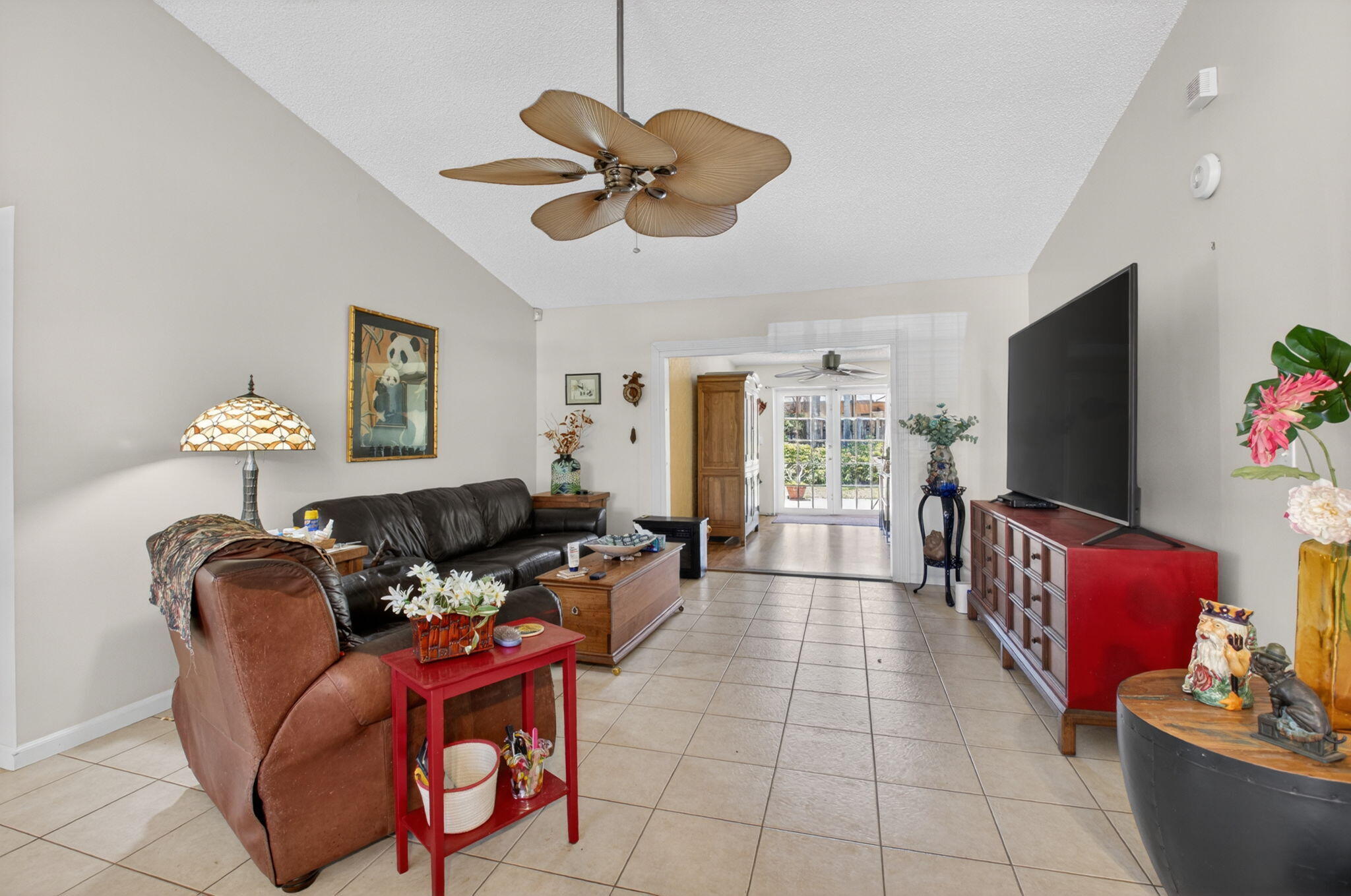 9389 Longmeadow Circle Property Photo 8