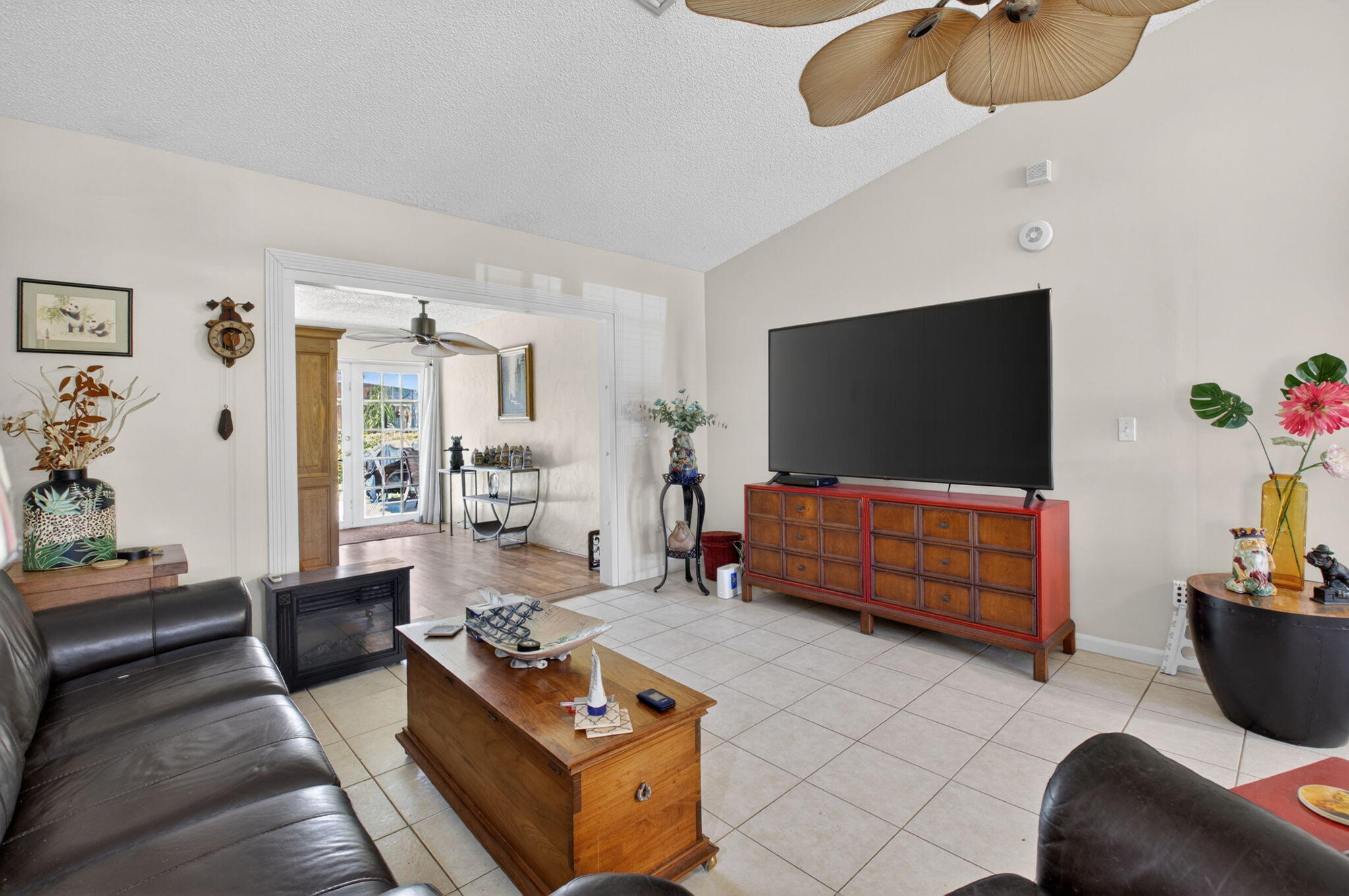 9389 Longmeadow Circle Property Photo 9