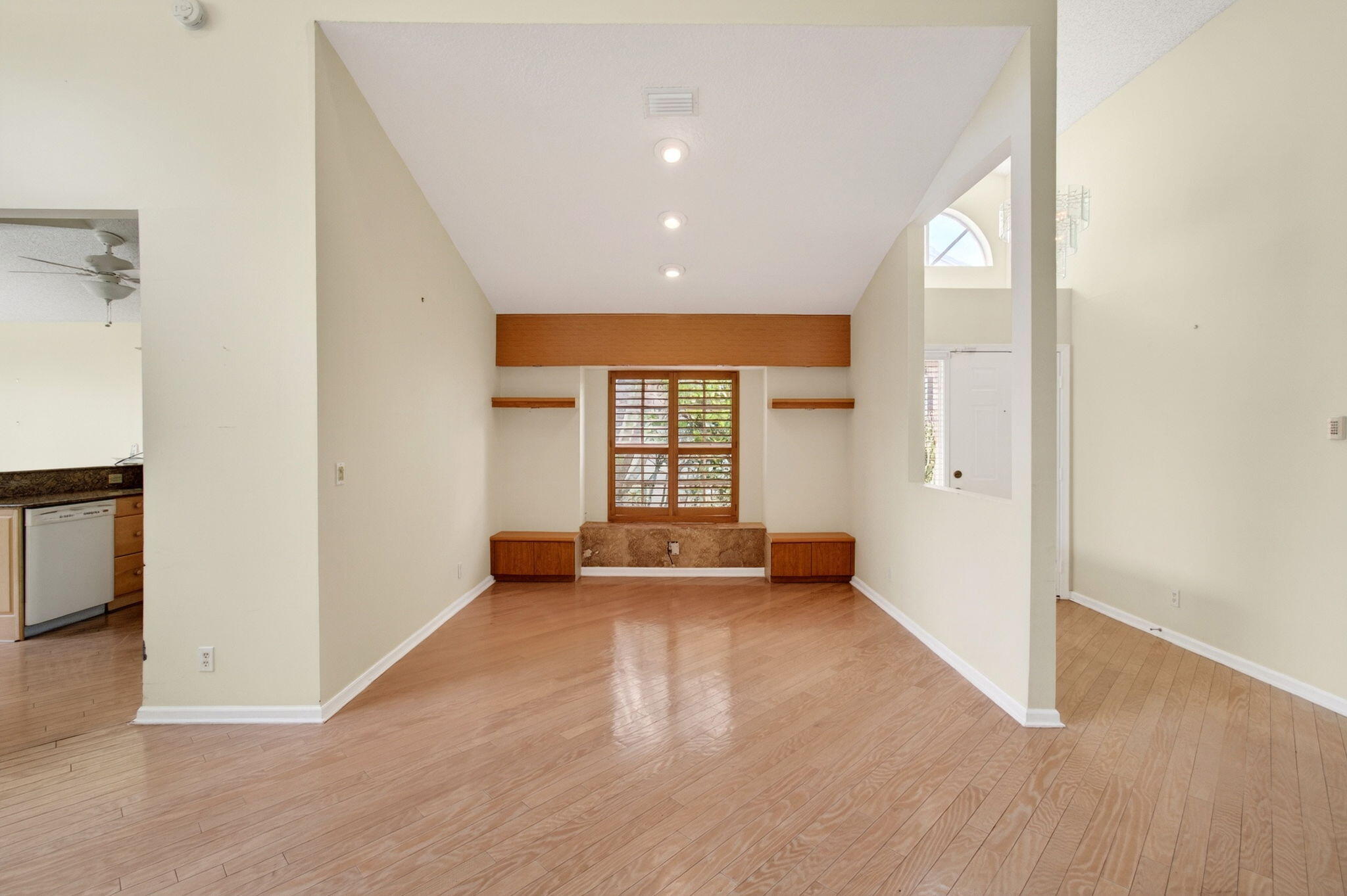 6071 Greenspointe Drive Property Photo 10