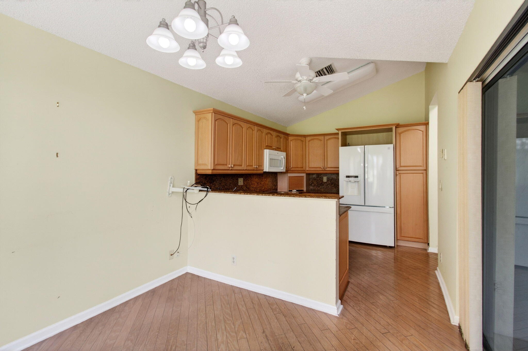 6071 Greenspointe Drive Property Photo 21