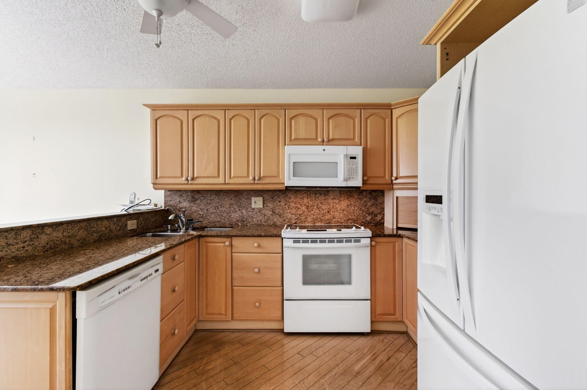 6071 Greenspointe Drive Property Photo 22