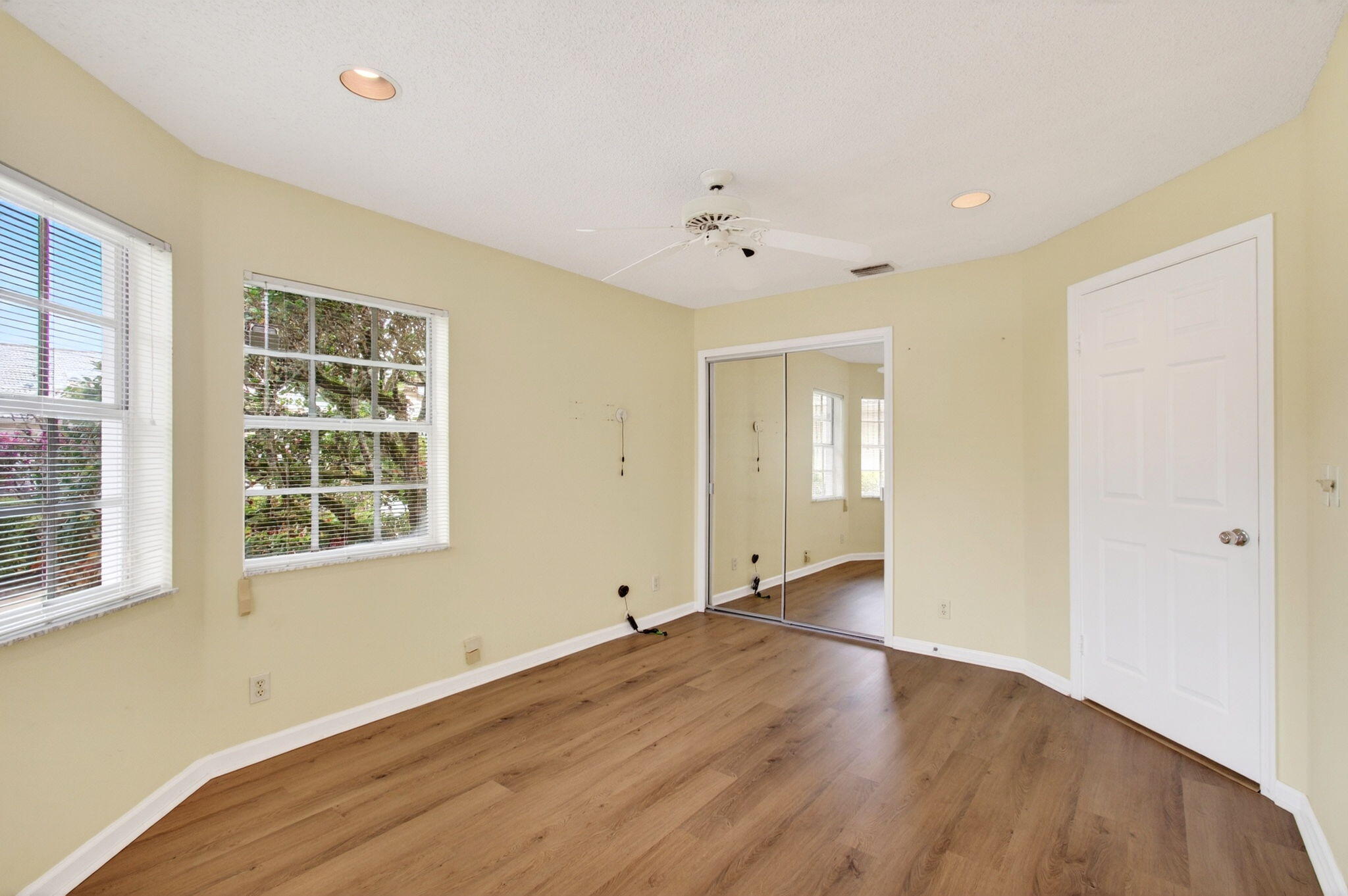 6071 Greenspointe Drive Property Photo 32