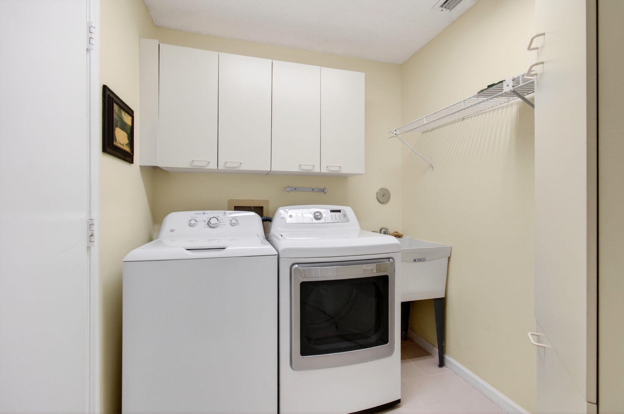 6071 Greenspointe Drive Property Photo 34
