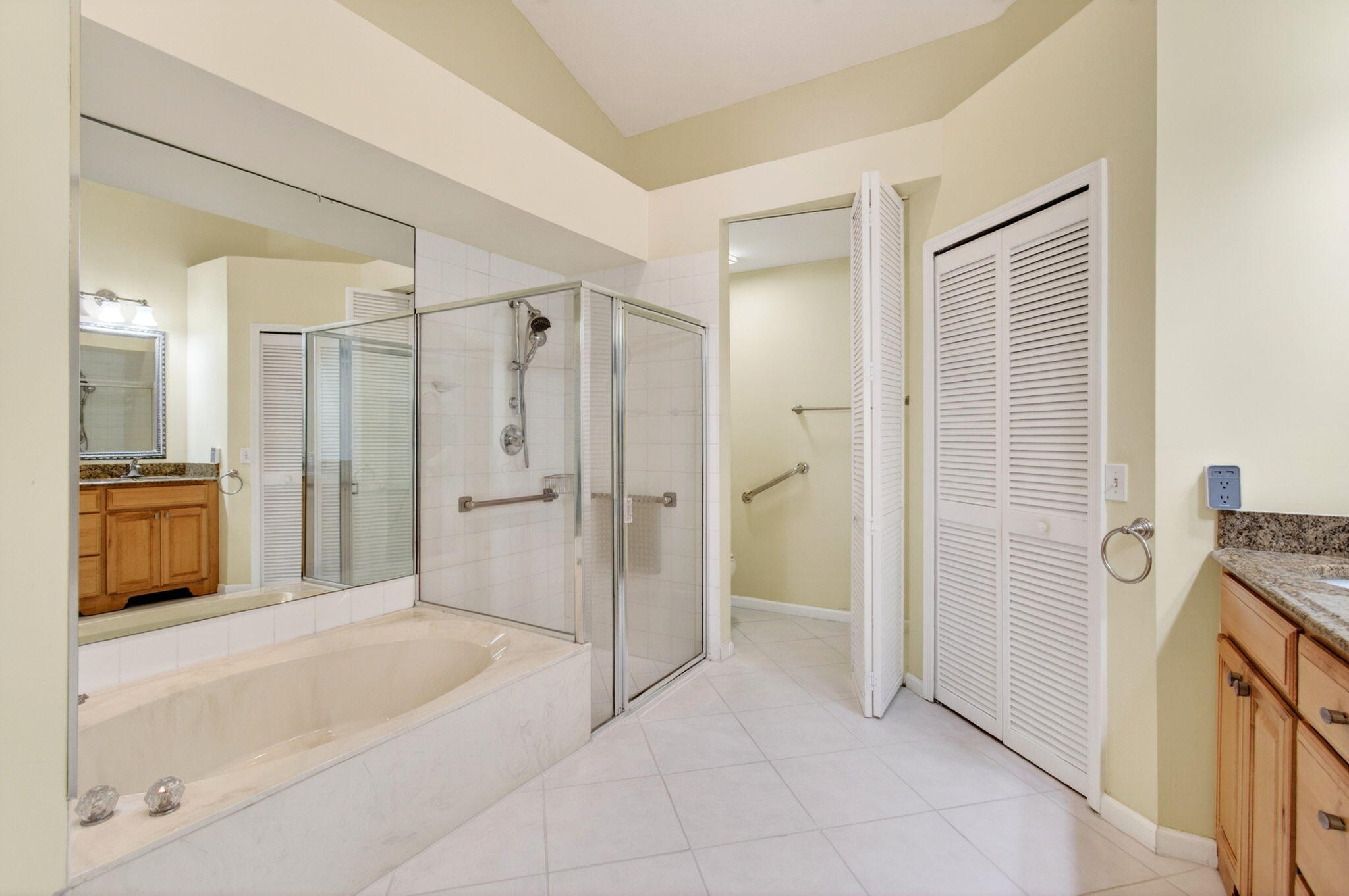 6071 Greenspointe Drive Property Photo 40
