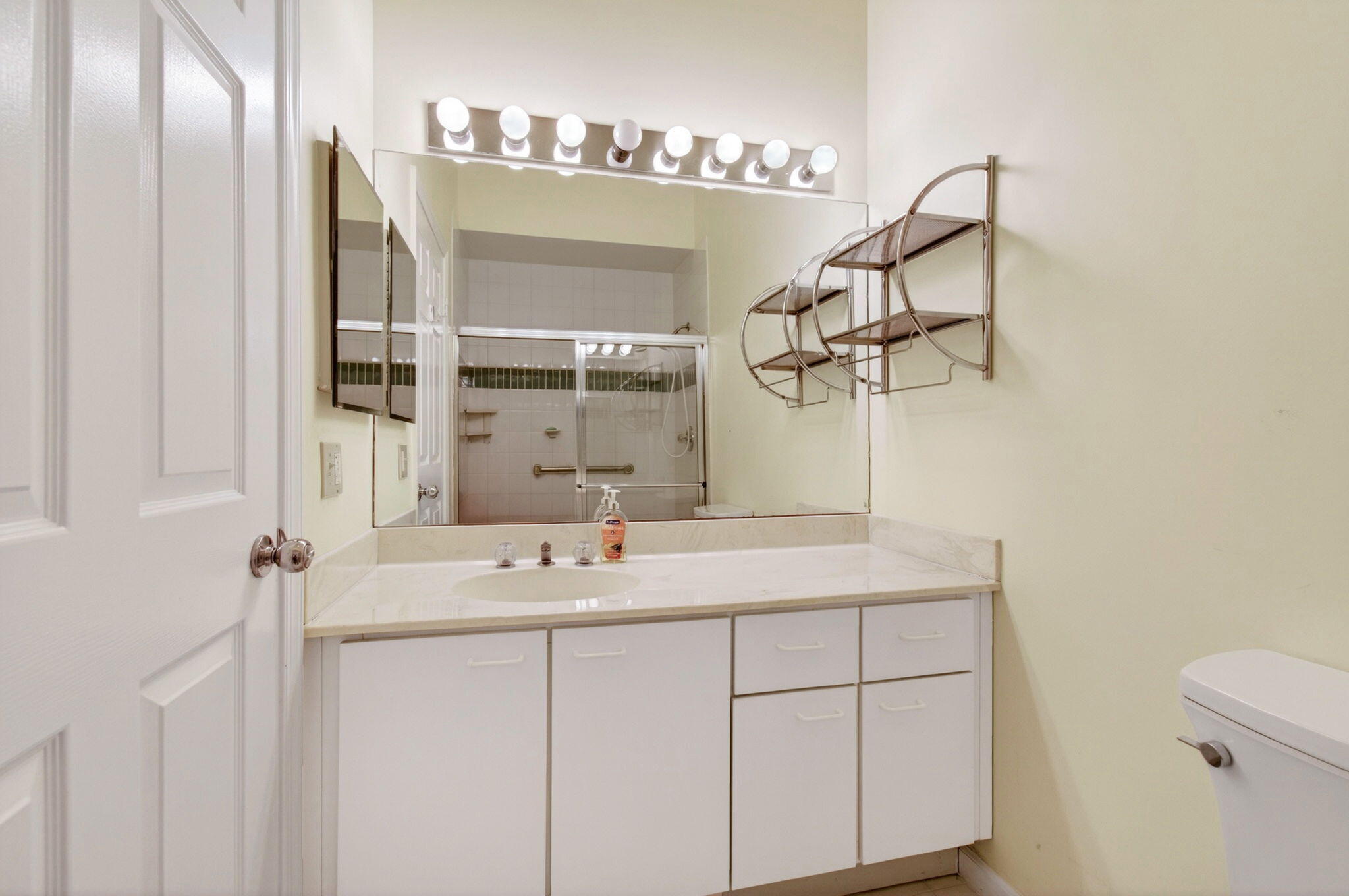 6071 Greenspointe Drive Property Photo 44