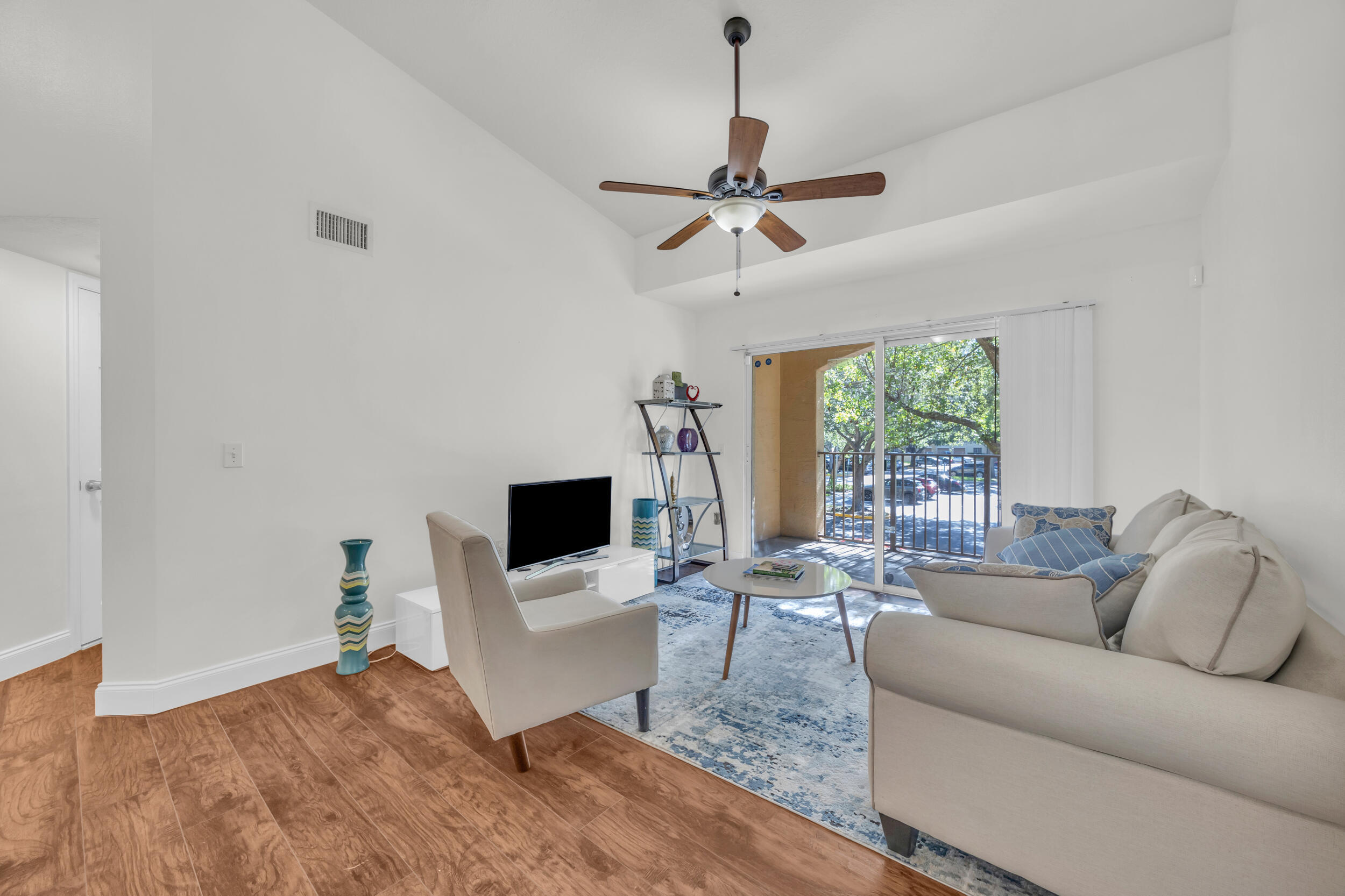 4241 San Marino Boulevard 207 Property Photo 9
