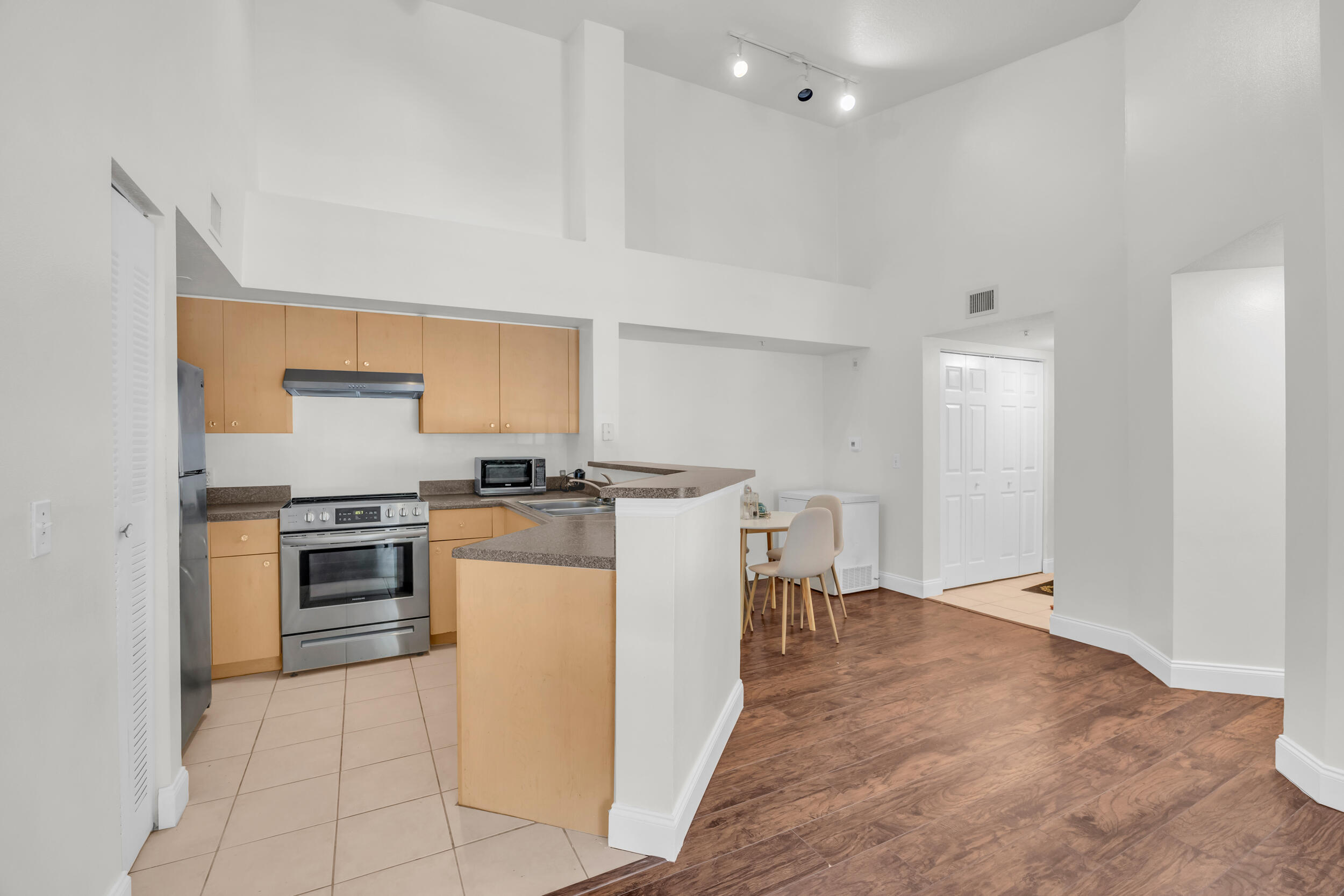 4241 San Marino Boulevard 207 Property Photo 17