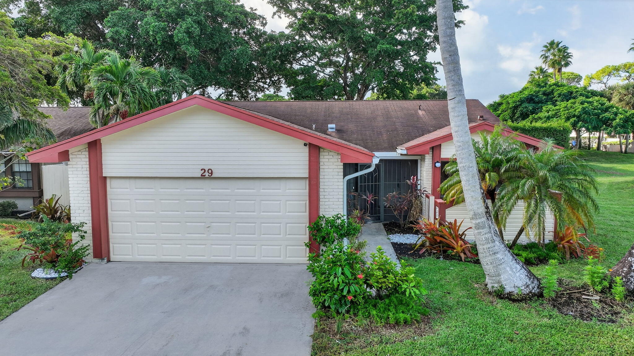29 Fawlkland Circle Property Photo 3