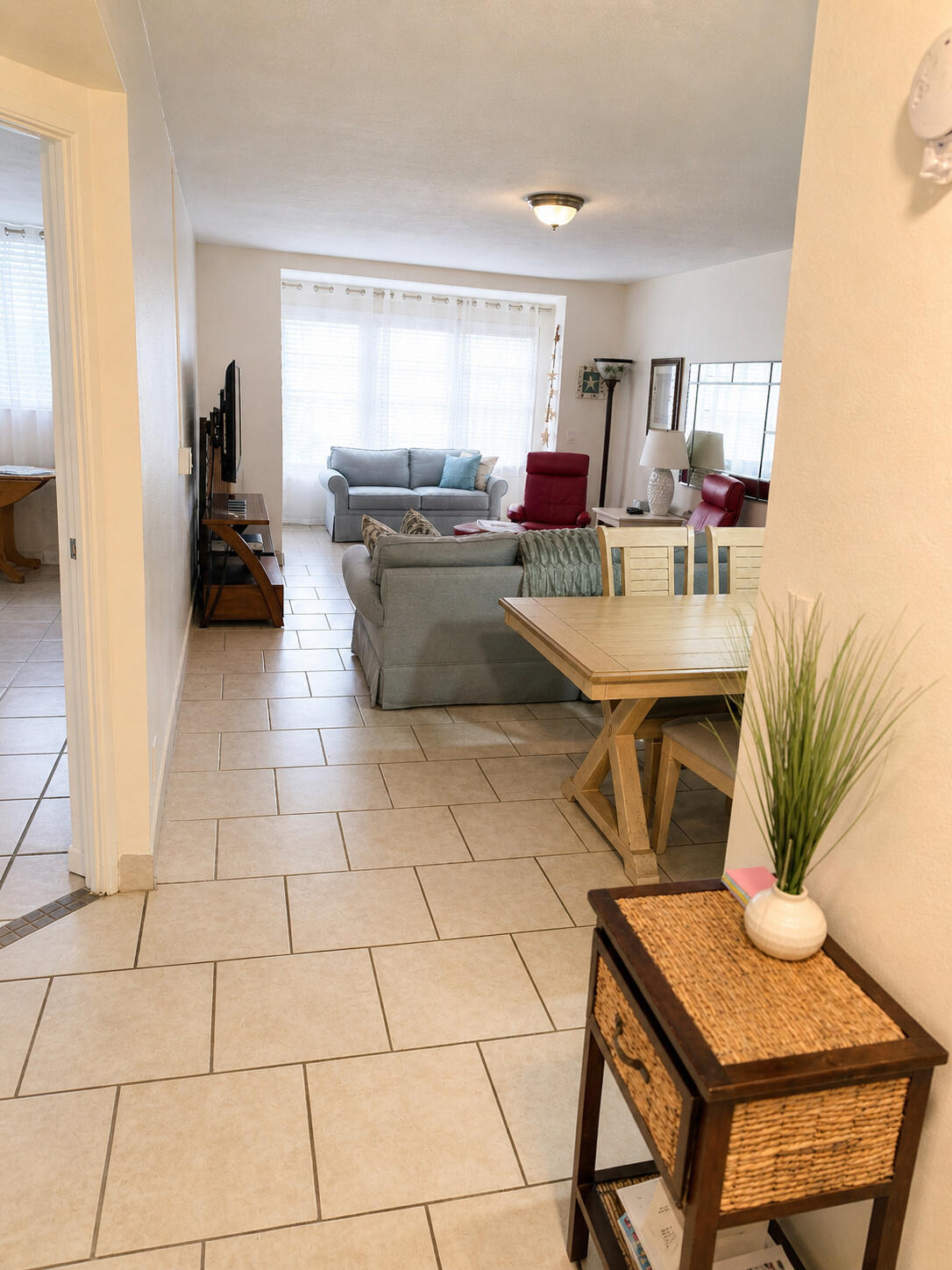 2841 Somerset Drive 107 Property Photo 4