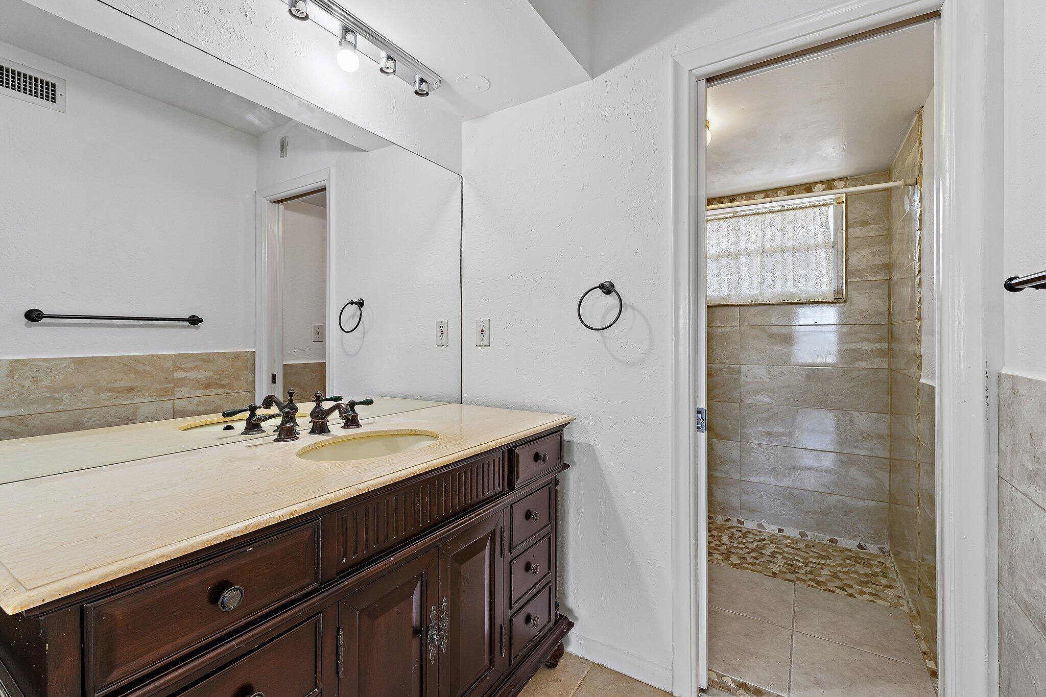 5570 Tamberlane Circle 131 Property Photo 17