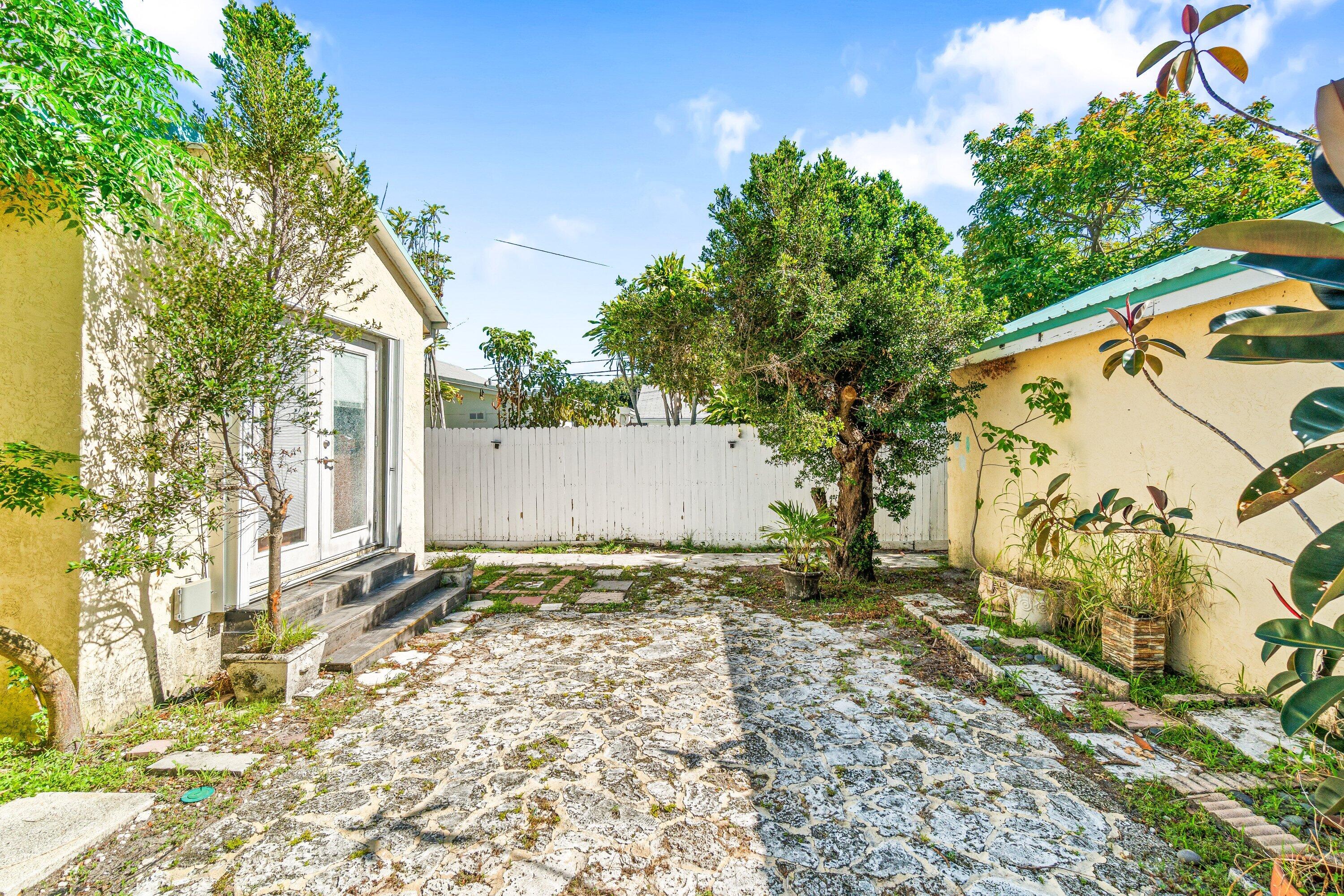 629 Selkirk Street Property Photo 26
