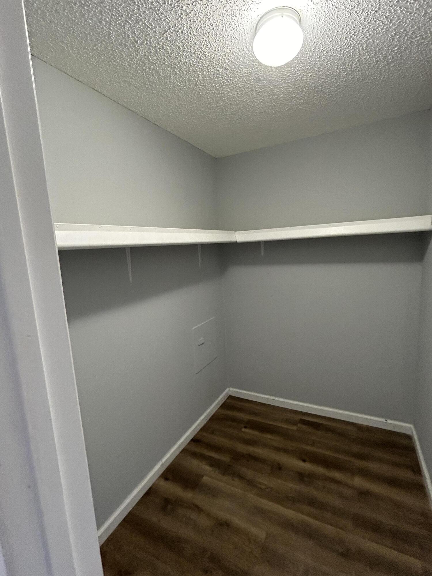13933/931 First Street Property Photo 9