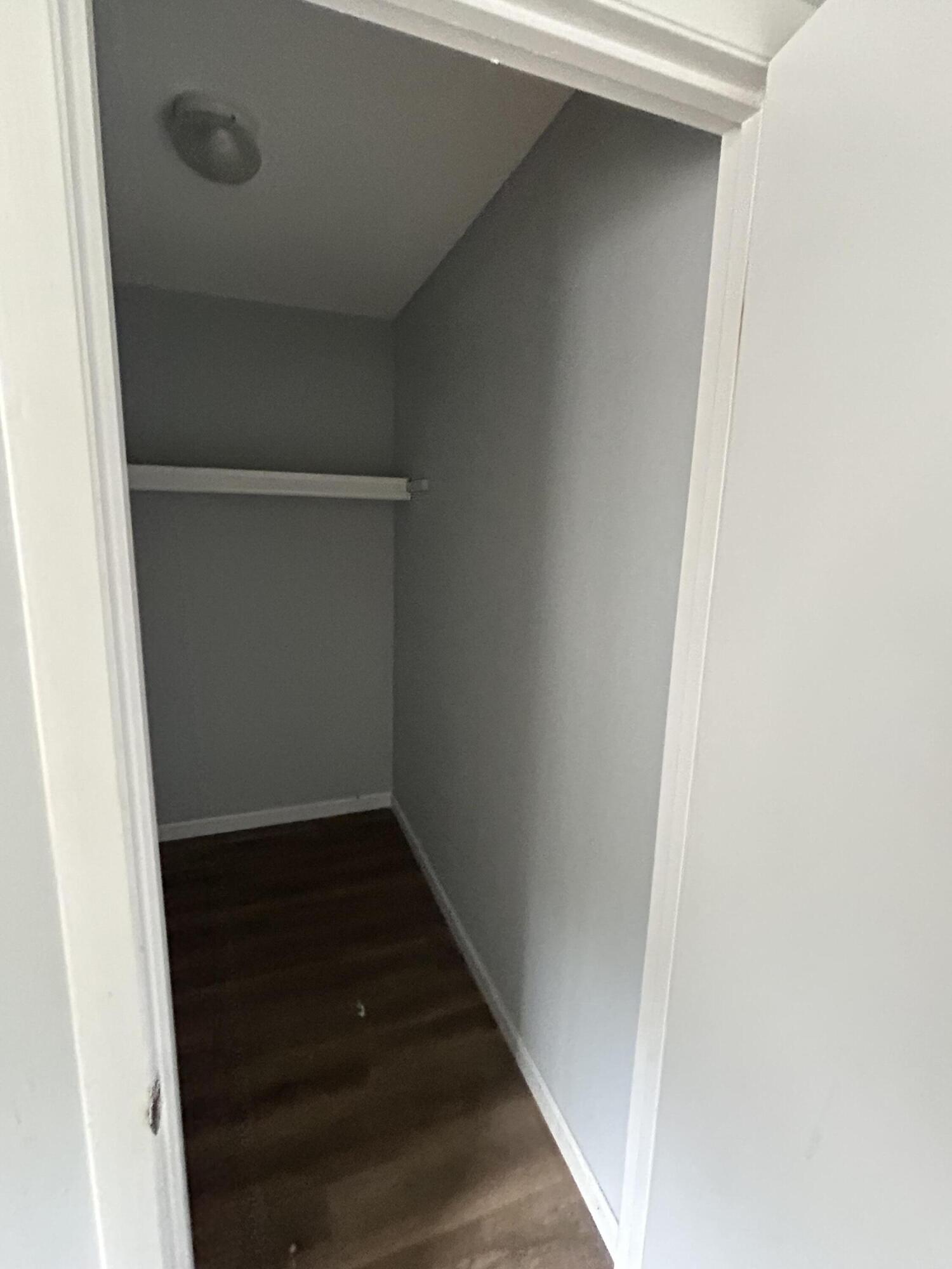13933/931 First Street Property Photo 10