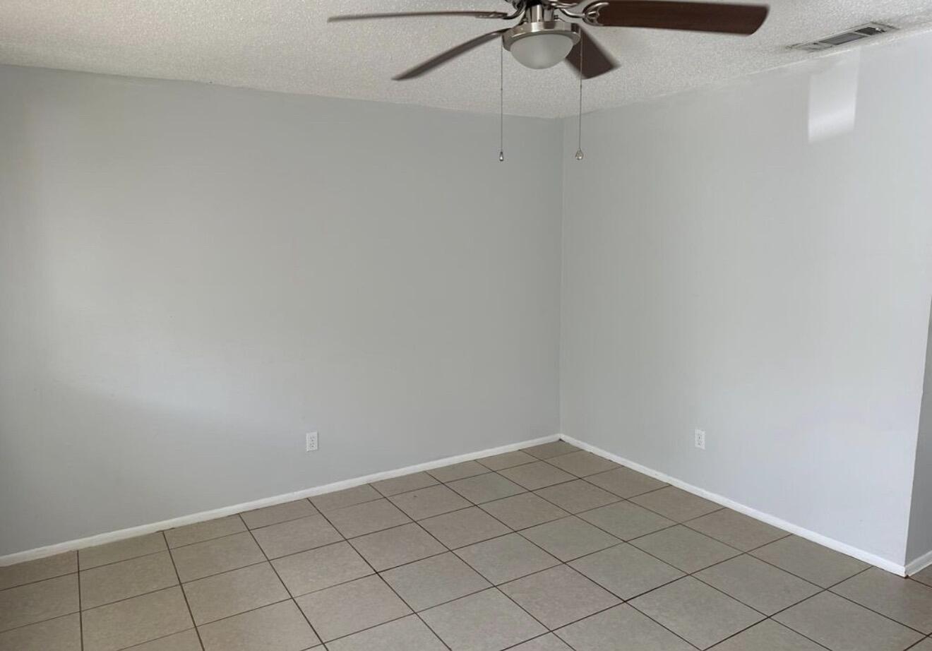 13933/931 First Street Property Photo 13