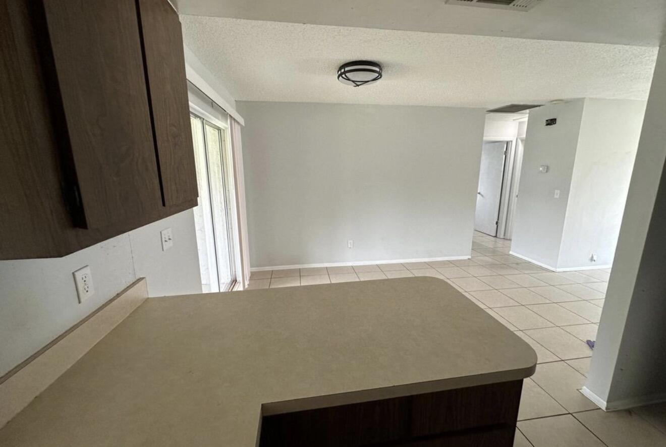 13933/931 First Street Property Photo 15
