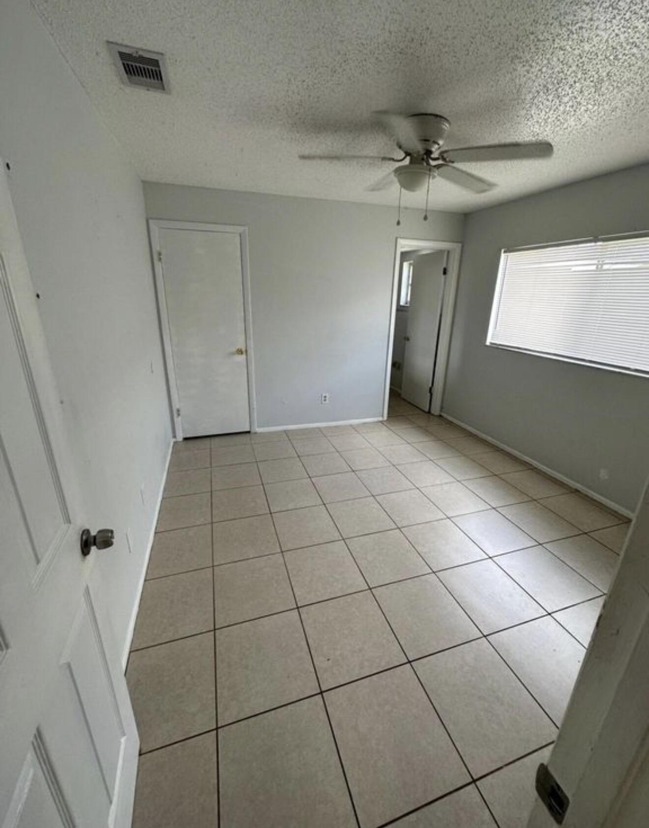 13933/931 First Street Property Photo 19