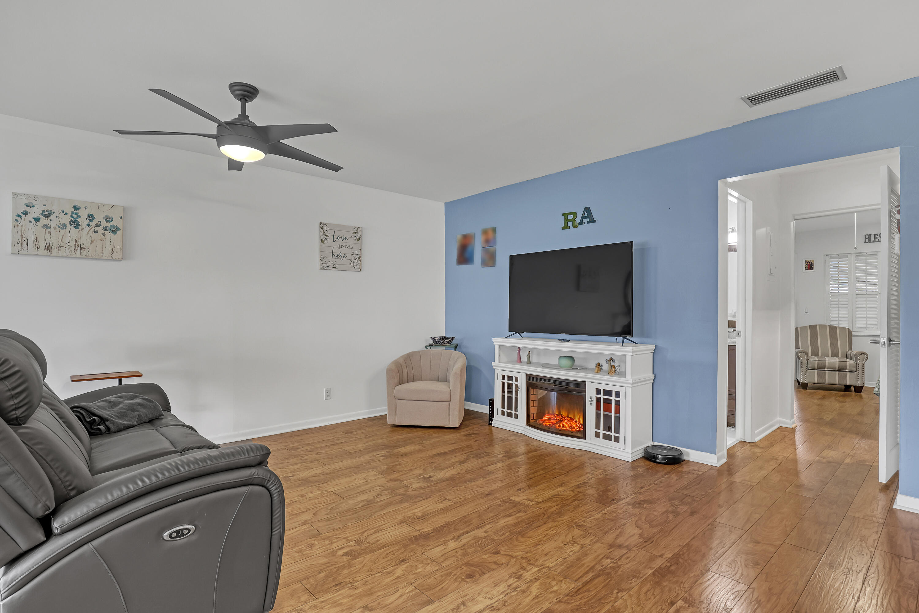 245 Main Boulevard B Property Photo 6