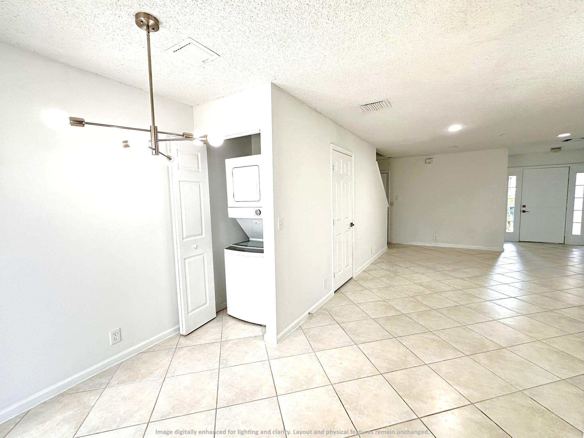 703 Crosswinds Drive Property Photo 5