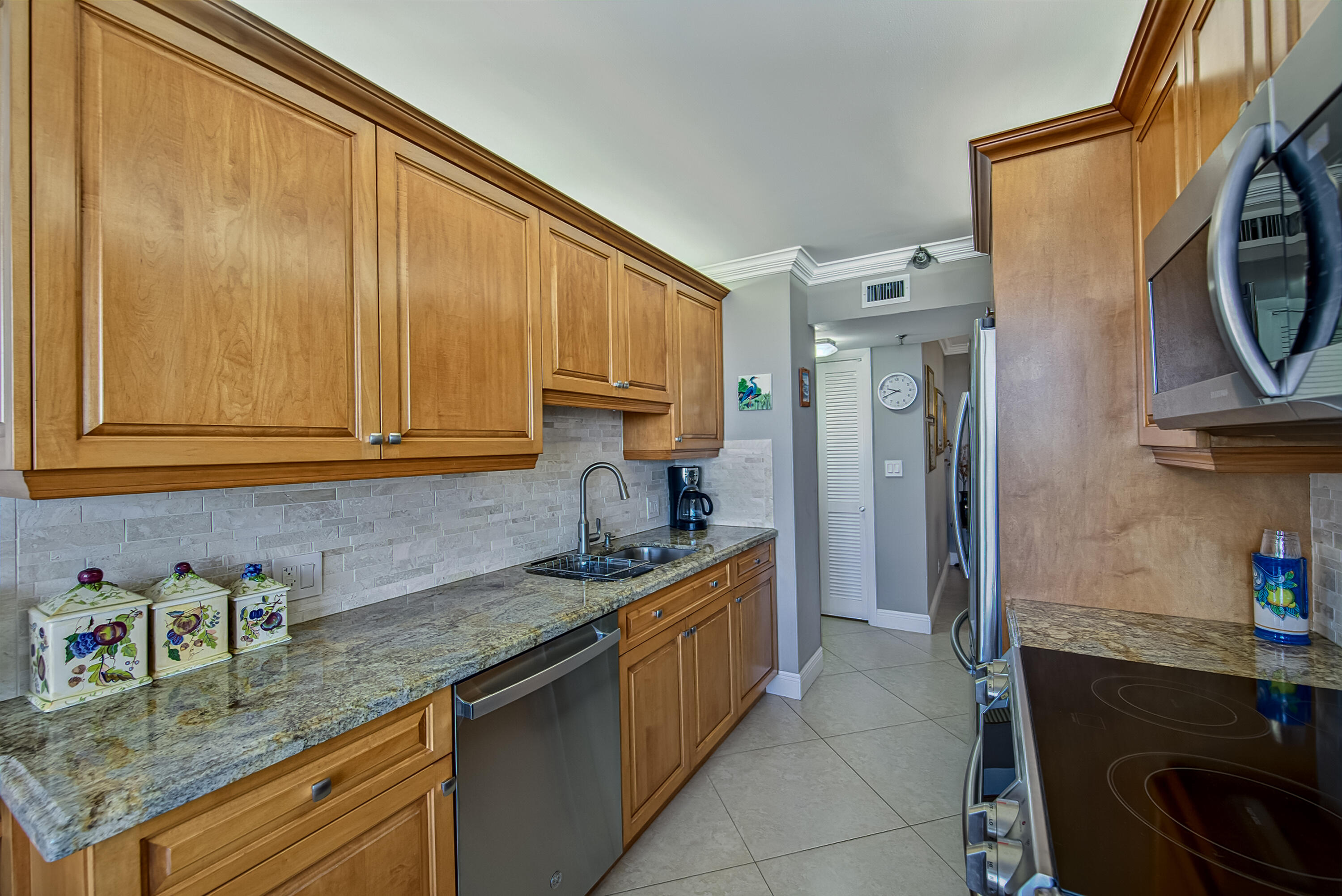 1500 N Ocean Boulevard 803 Property Photo 32