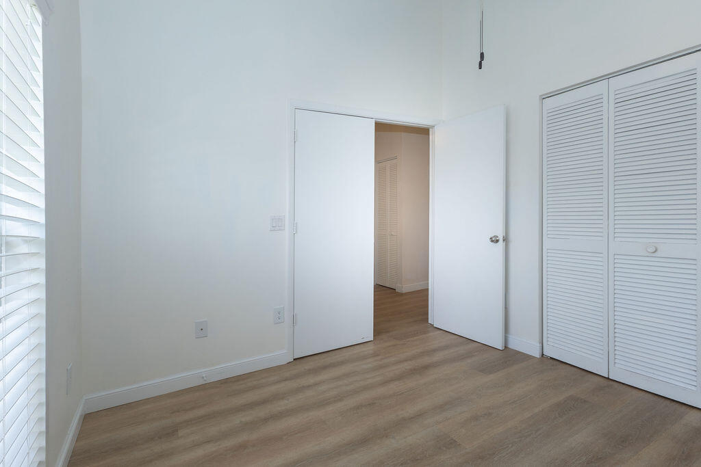 9127 Sw 21st Street E Property Photo 9